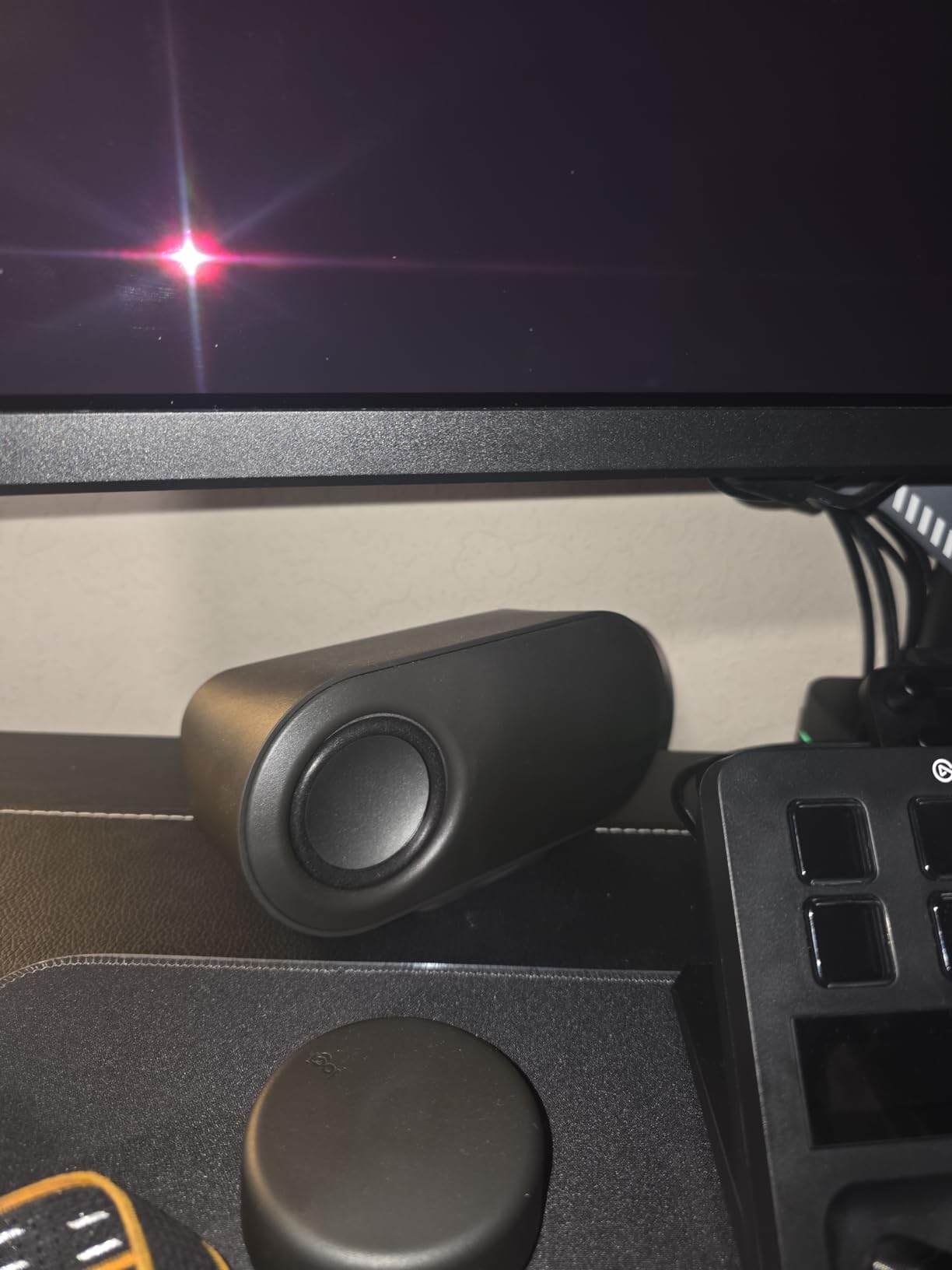 Logitech Z407 Bluetooth Computer Speakers with Subwoofer and Wireless Control, Immersive Sound, Premium Audio with Multiple Inputs, USB Speakers - Customer Photo 1