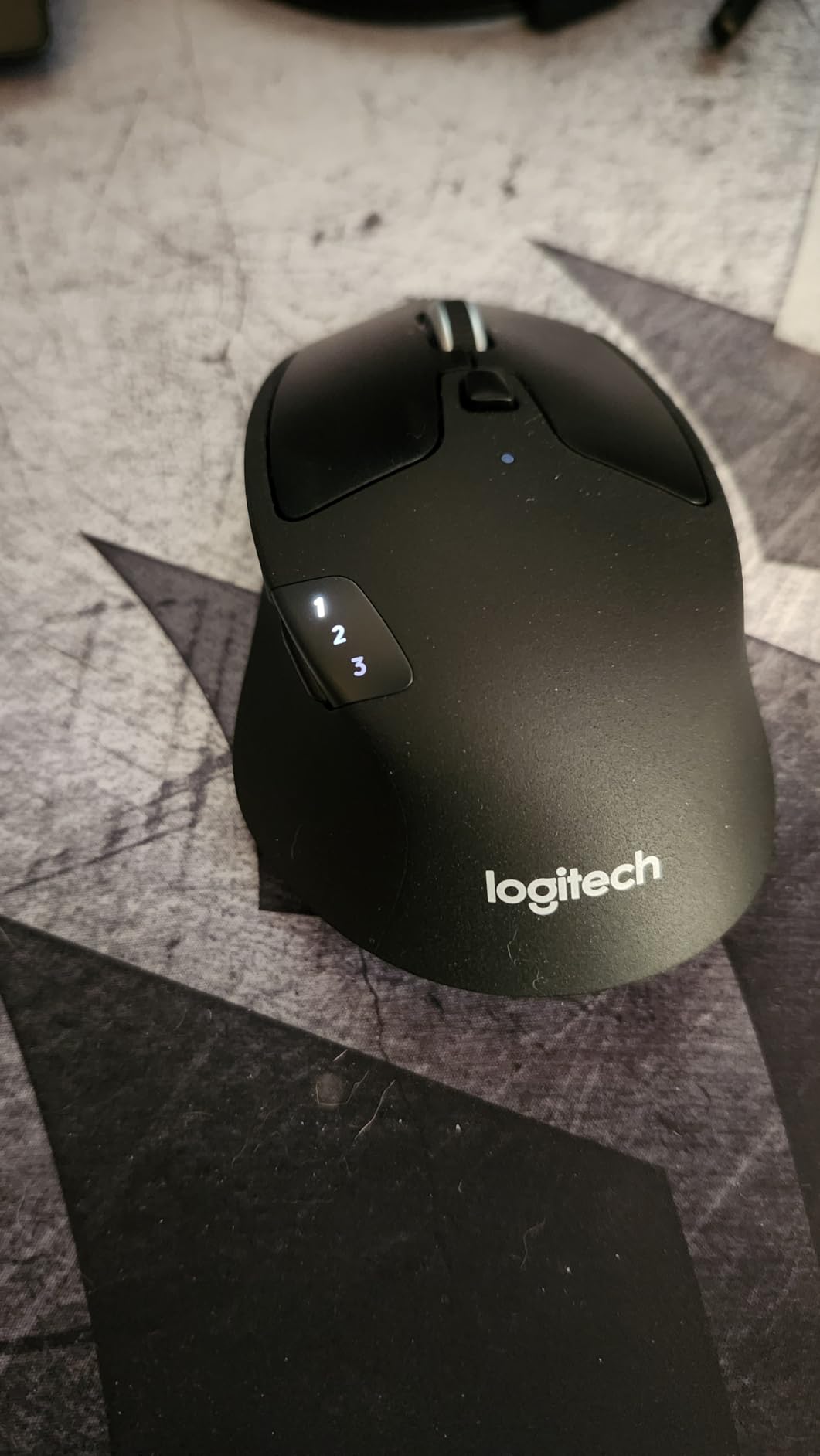 Logitech M720 Triathlon Wireless Mouse, Bluetooth, USB Unifying Receiver, 1000 DPI, 6 Programmable Buttons, 2-Year Battery, Compatible with Laptop, PC, Mac, iPadOS - Black - Customer Photo 1
