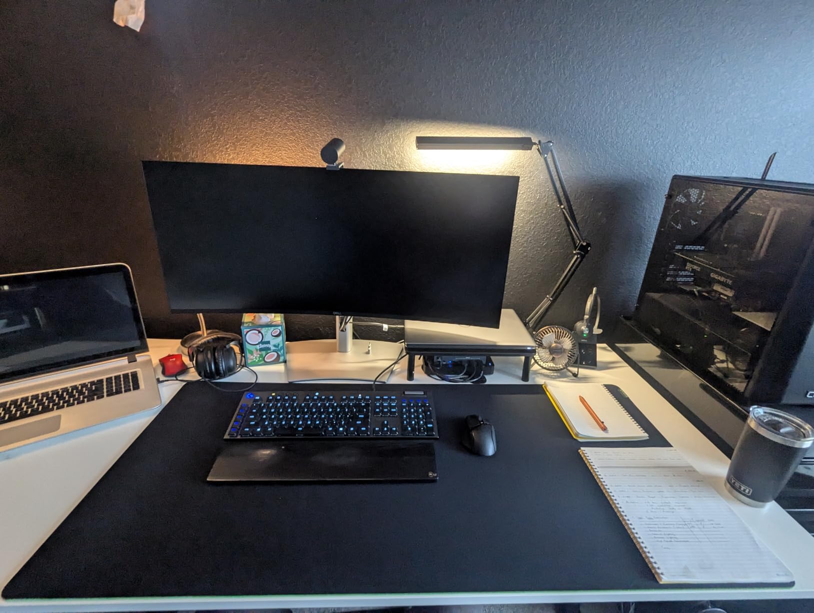 Razer Gigantus V2 Cloth Gaming Mouse Pad (XXL): Thick, High-Density Foam - Non-Slip Base - Classic Black - Customer Photo 2