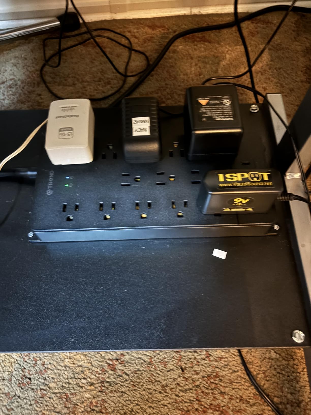 TROND Surge Protector Power Strip, 4000 Joules, ETL Listed, 13 Widely-Spaced Outlets with USB C Ports, Low-Profile Flat Plug customer photo 2