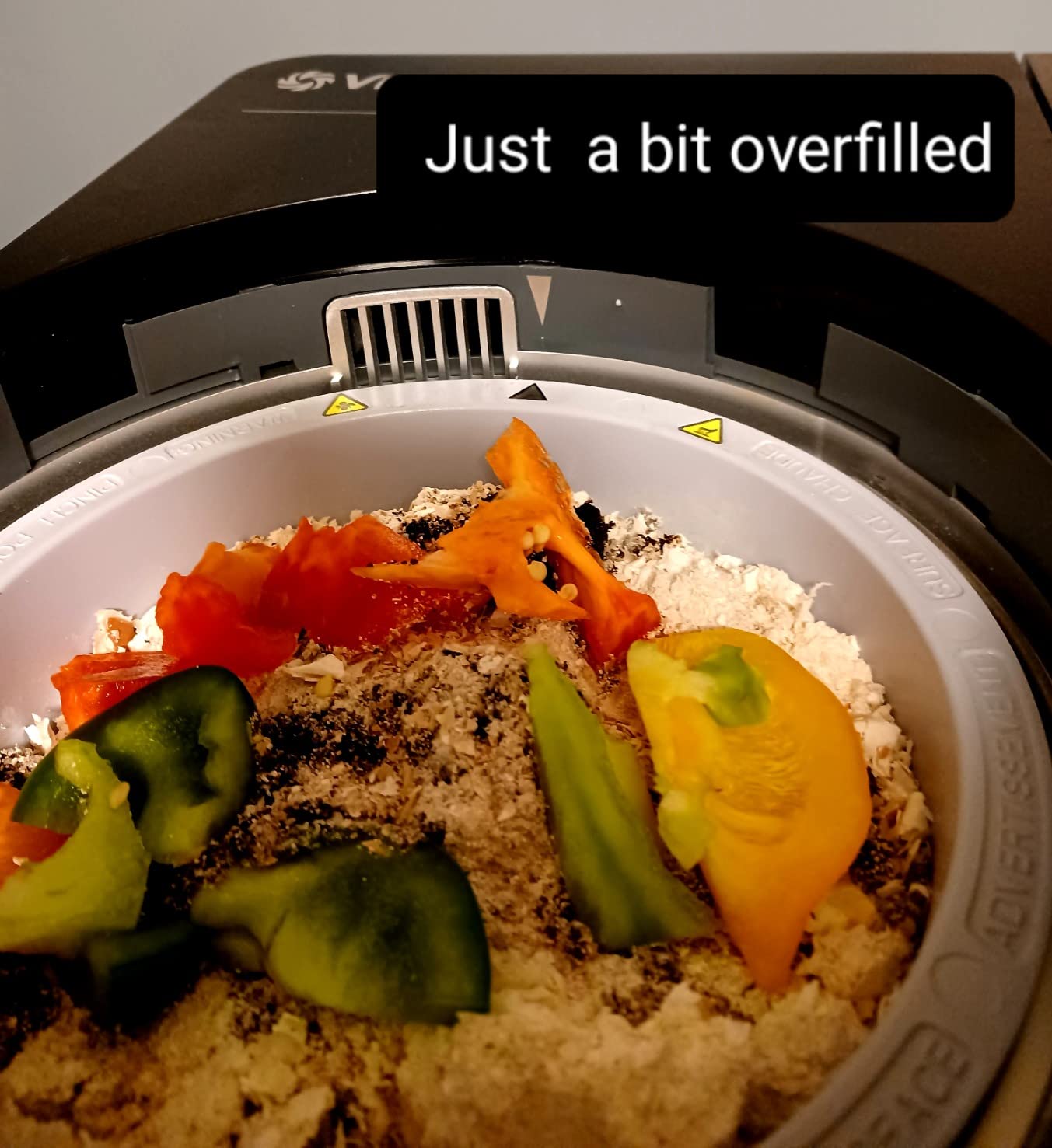 Vitamix FC-50 - Convenient Home Food Processor and Recycler - Kitchen Countertop Compost Bin Alternative - Electric Waste Disposer - Odorless Garbage Disposal - 2.5L Capacity customer photo 2