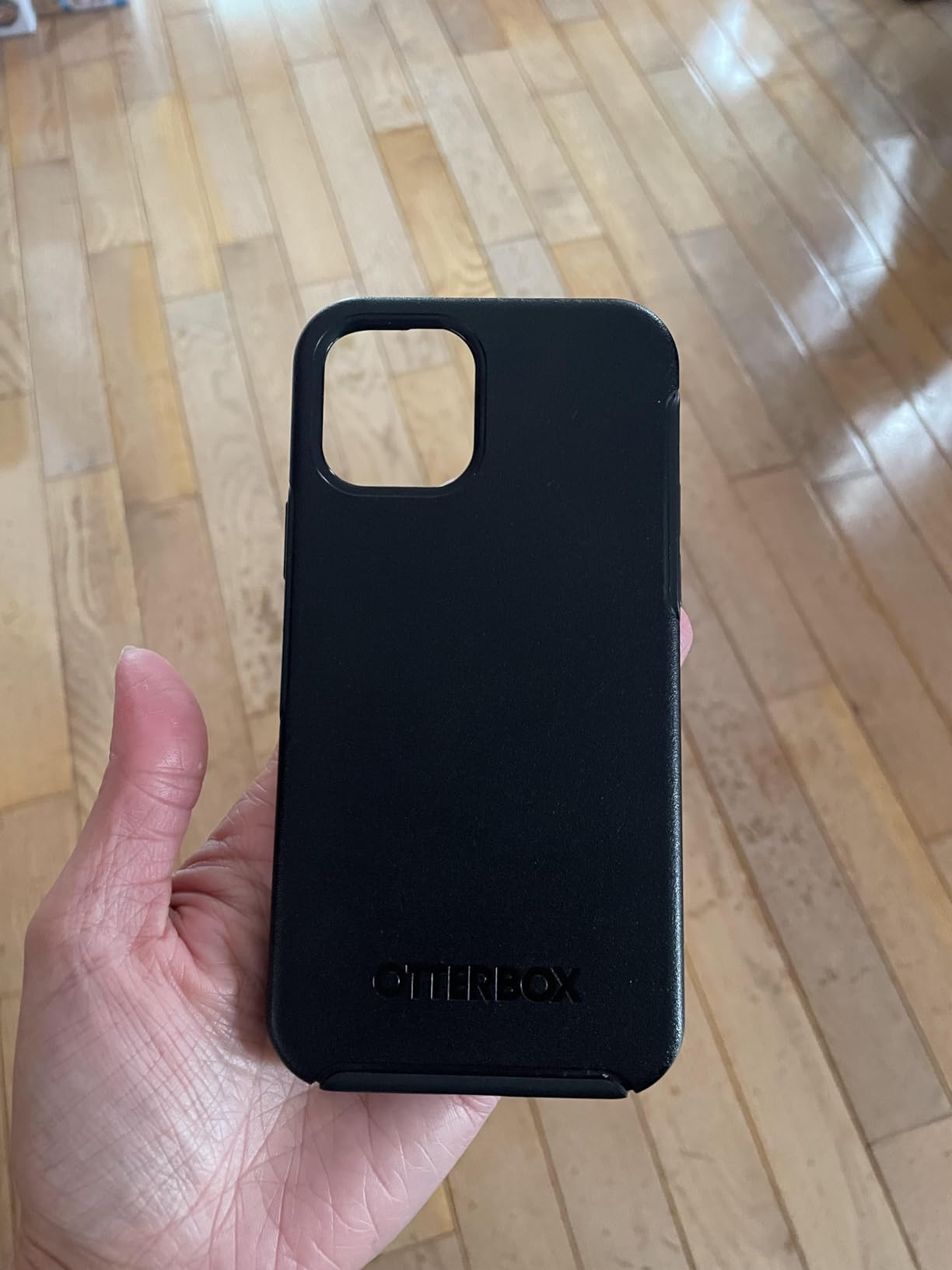 OtterBox iPhone 12 & iPhone 12 Pro Symmetry Series Case - Black, Ultra-Sleek, Wireless Charging Compatible, Raised Edges Protect Camera & Screen - Customer Photo 2
