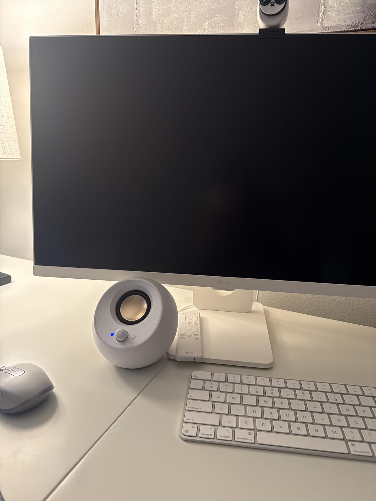 Creative Pebble V3 Minimalistic 2.0 USB-C Desktop Speakers with USB Audio, Clear Dialog Enhancement, Bluetooth 5.0, 8W RMS with 16W Peak Power (Black) - Customer Photo 2