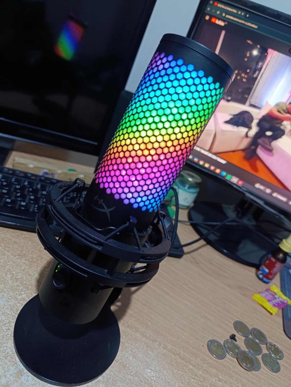 HyperX QuadCast S – RGB USB Condenser Microphone for PC, PS4, PS5 and Mac, Anti-Vibration Shock Mount, 4 Polar Patterns, Pop Filter, Gain Control, Gaming, Streaming, Podcasts, Twitch, YouTube, Discord Customer Review HyperX QuadCast S – RGB USB Condenser Microphone for PC, PS4, PS5 and Mac, Anti-Vibration Shock Mount, 4 Polar Patterns, Pop Filter, Gain Control, Gaming, Streaming, Podcasts, Twitch, YouTube, Discord - Customer Photo 2