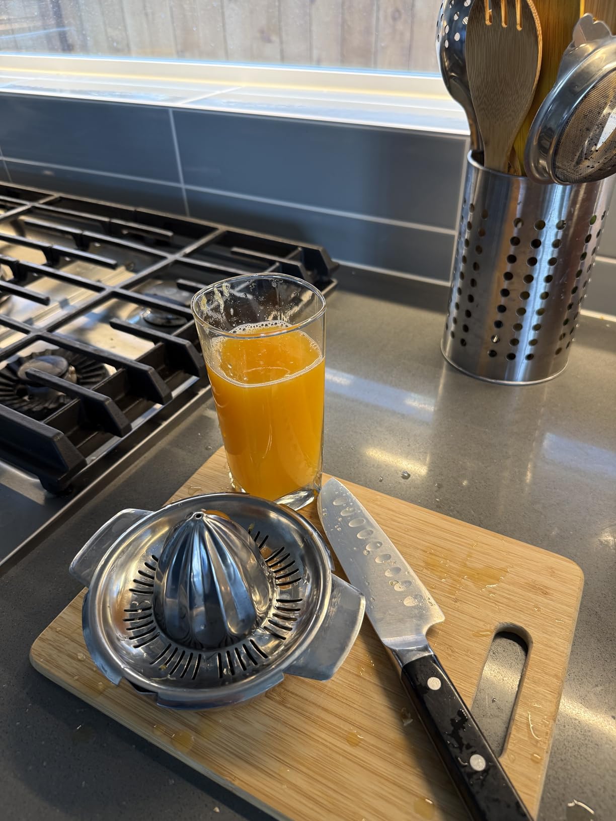 Citrus Lemon Orange Grapefruit Juicer Manual Squeezer 304 Stainless Steel Robust Hand Juicer Reamer Rotation Press with Strainer&10oz Bowl, 2 Pour Spouts, Dishwasher Safe, Easy to Clean, Heavy Duty Customer Review Citrus Lemon Orange Grapefruit Juicer Manual Squeezer 304 Stainless Steel Robust Hand Juicer Reamer Rotation Press with Strainer&10oz Bowl, 2 Pour Spouts, Dishwasher Safe, Easy to Clean, Heavy Duty - Customer Photo 1