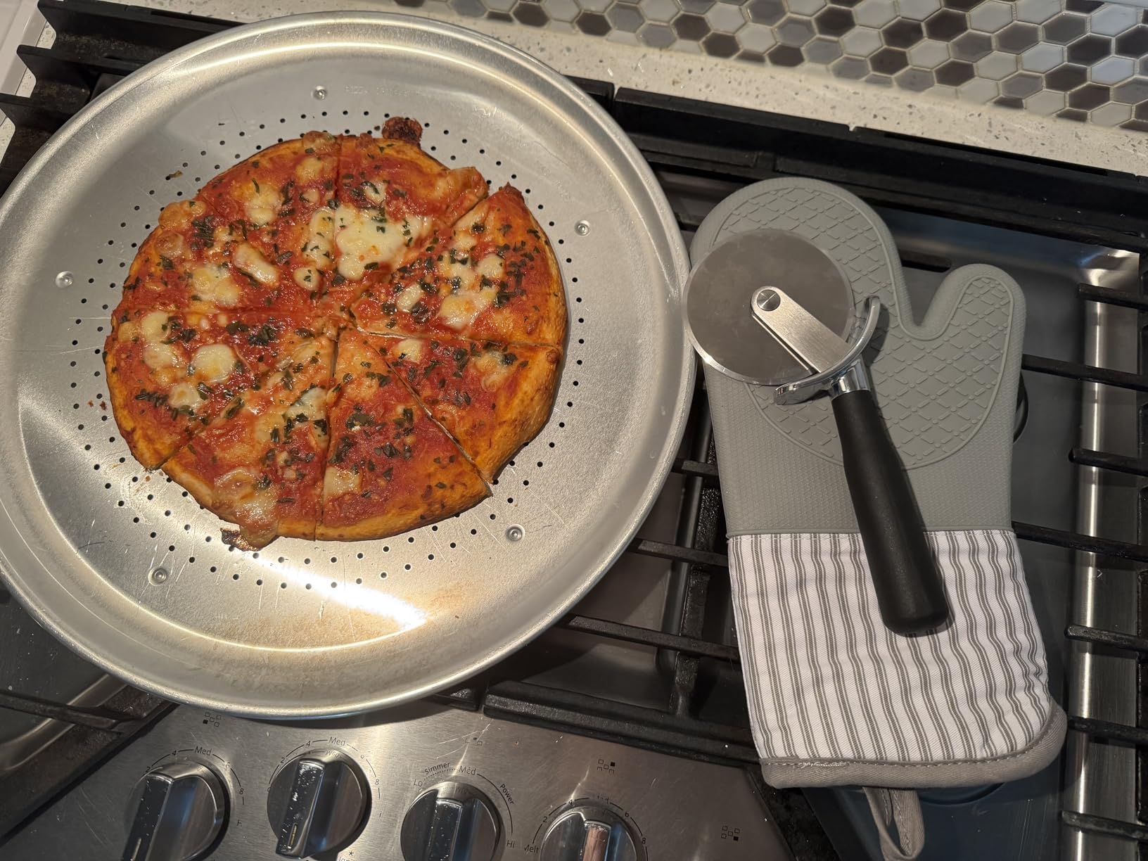 GORILLA GRIP BPA-Free Large Pizza Cutter Wheel, 9 Inch, Sharp Stainless Steel Blade, Slip Resistant Handle with Thumb Guard Protection, Slice Thick or Thin Pizzas, Pie, Pastries in Seconds, Black - Customer Photo 1