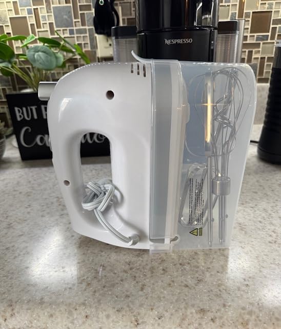 Lord Eagle Hand Mixer Electric Handheld 400W, 5-Speed Lightweight Kitchen Mixer with Storage Case, 5 Stainless Steel Attachments for Baking Cake Egg Cream Food Beater, Turbo+Eject Button customer photo 1