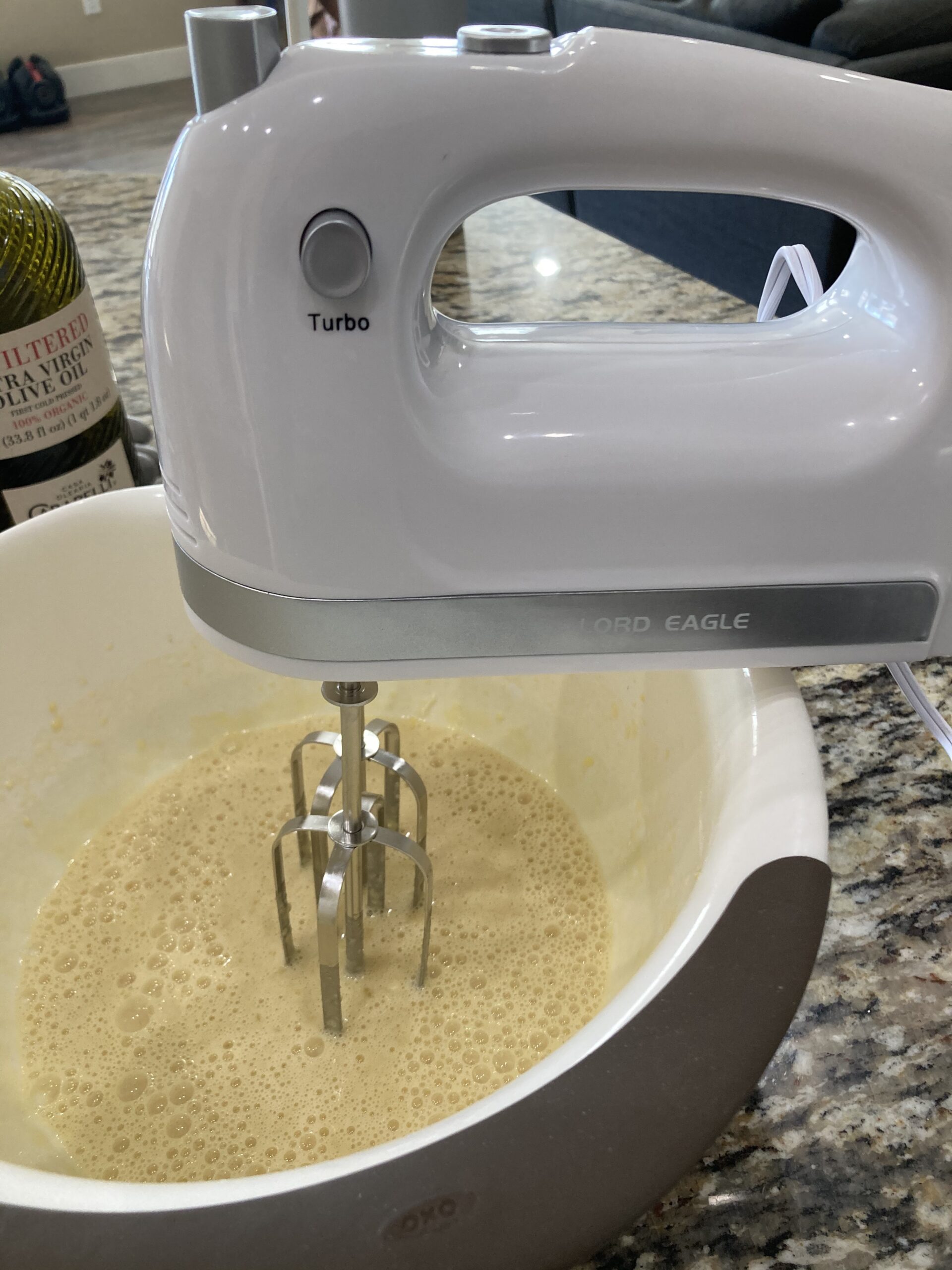 Lord Eagle Hand Mixer Electric Handheld 400W, 5-Speed Lightweight Kitchen Mixer with Storage Case, 5 Stainless Steel Attachments for Baking Cake Egg Cream Food Beater, Turbo+Eject Button - Customer Photo 2