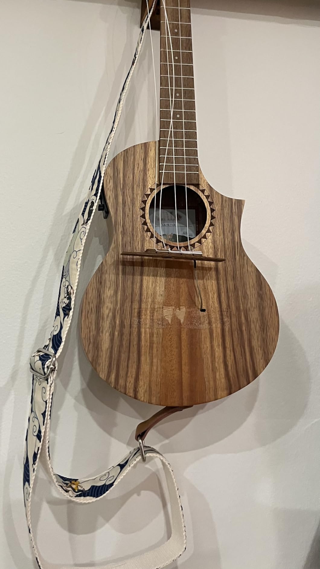 Kala Teak Tri-Top Tenor Ukulele with Cutaway & EQ Customer Review Kala Teak Tri-Top Tenor Ukulele with Cutaway & EQ - Customer Photo 1