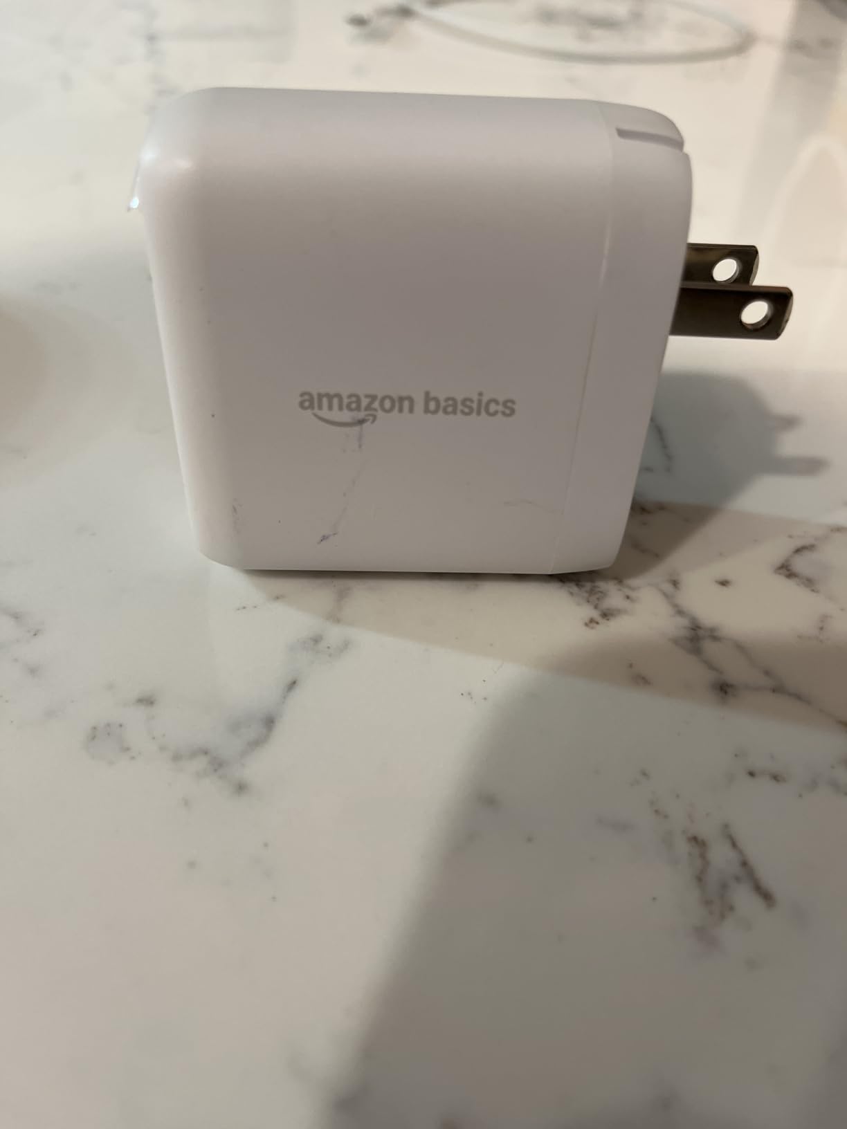 Amazon Basics 20W One-Port USB-C Wall Charger with Power Delivery PD for Tablets & Phones (iPhone 16/15/14/13/12/11/X, iPad, Samsung, and more), non-PPS, 1.81 x 1.73 x 1.09 inches, White - Customer Photo 1