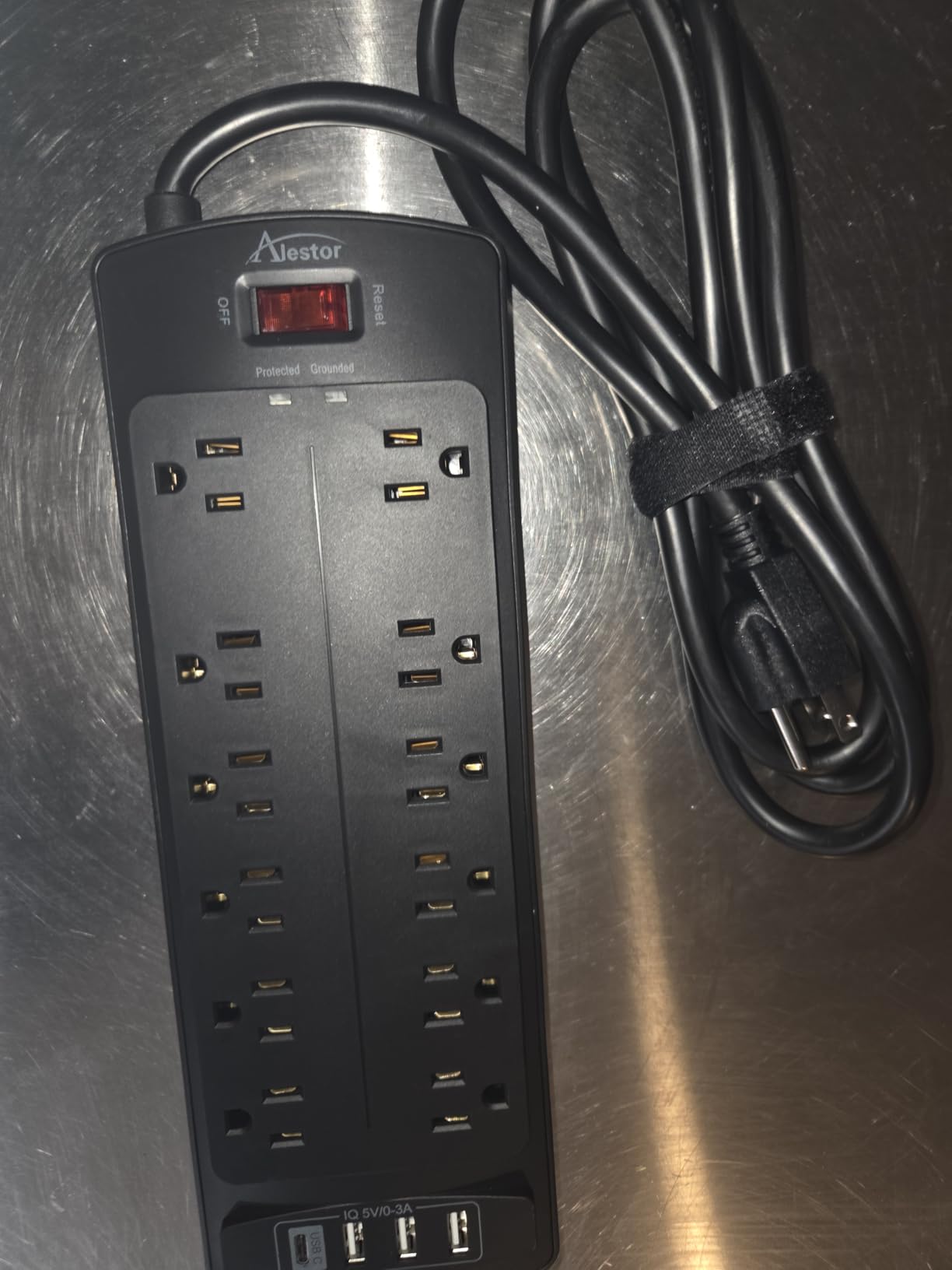 Power Strip, ALESTOR Surge Protector with 12 Outlets and 4 USB Ports, 6 Feet Extension Cord, 2700 Joules, ETL Listed customer photo 2