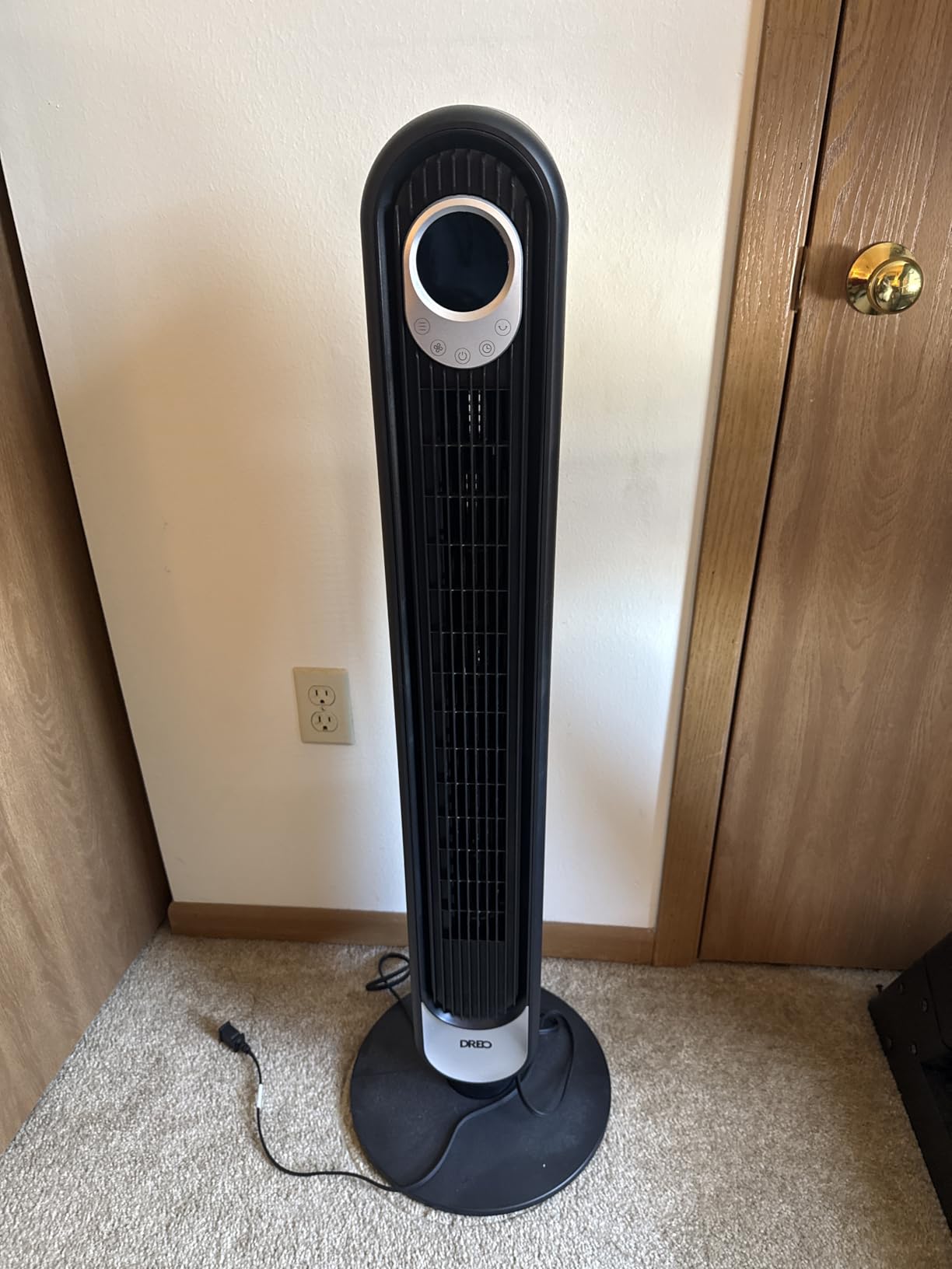 Dreo Tower Fan 42 Inch,Quiet Oscillating Bladeless Fan with Remote, 6 Speeds, 4 Modes, LED Display, 12H Timer, Black Floor Standing Fan Powerful for Indoor Home Bedroom Office Room Customer Review Dreo Tower Fan 42 Inch,Quiet Oscillating Bladeless Fan with Remote, 6 Speeds, 4 Modes, LED Display, 12H Timer, Black Floor Standing Fan Powerful for Indoor Home Bedroom Office Room - Customer Photo 1