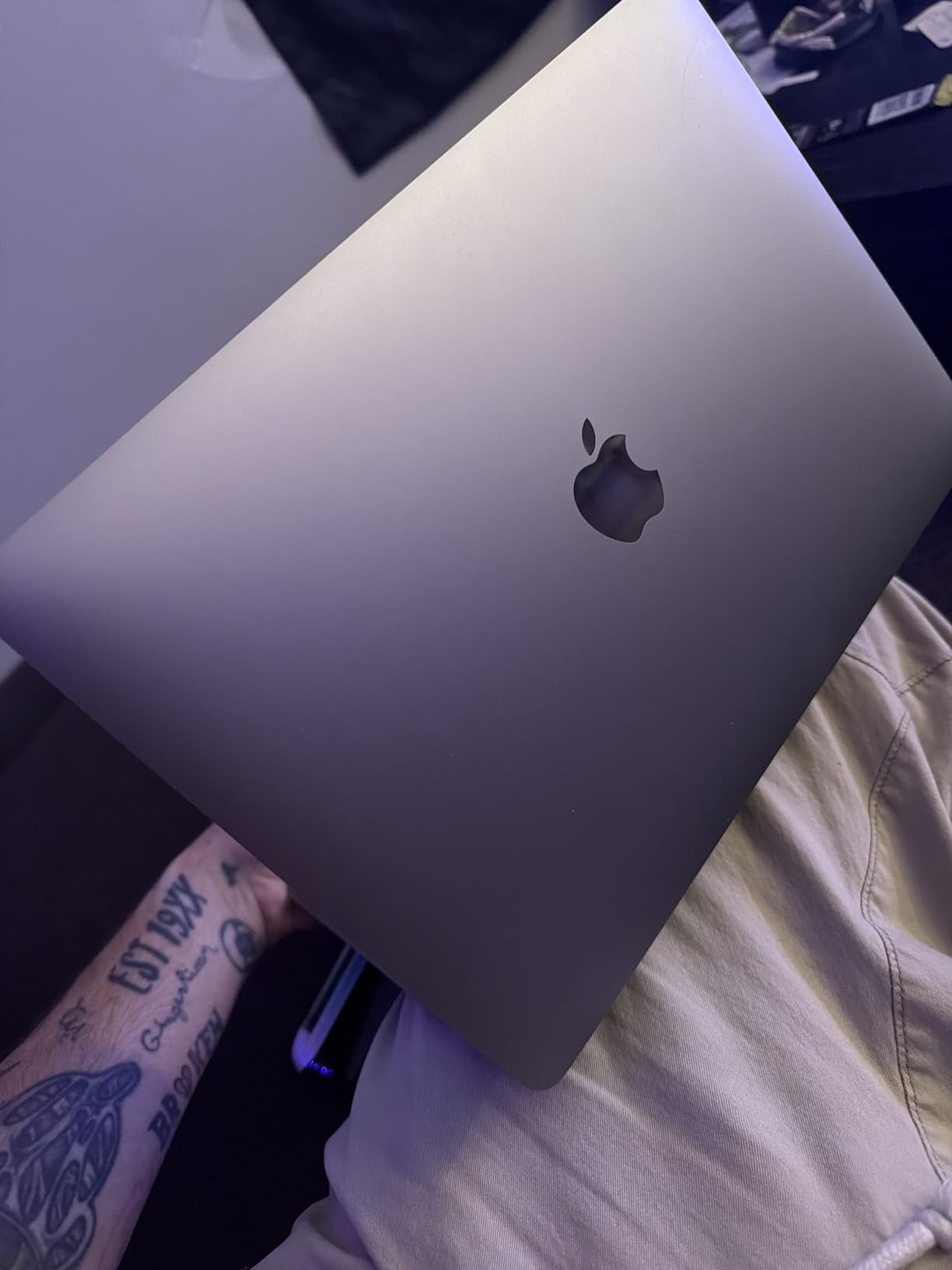 Apple MacBook Pro 2020 with Apple M1 Chip (13-inch, 8GB RAM, 256GB SSD Storage) Space Gray (Renewed) customer photo 2
