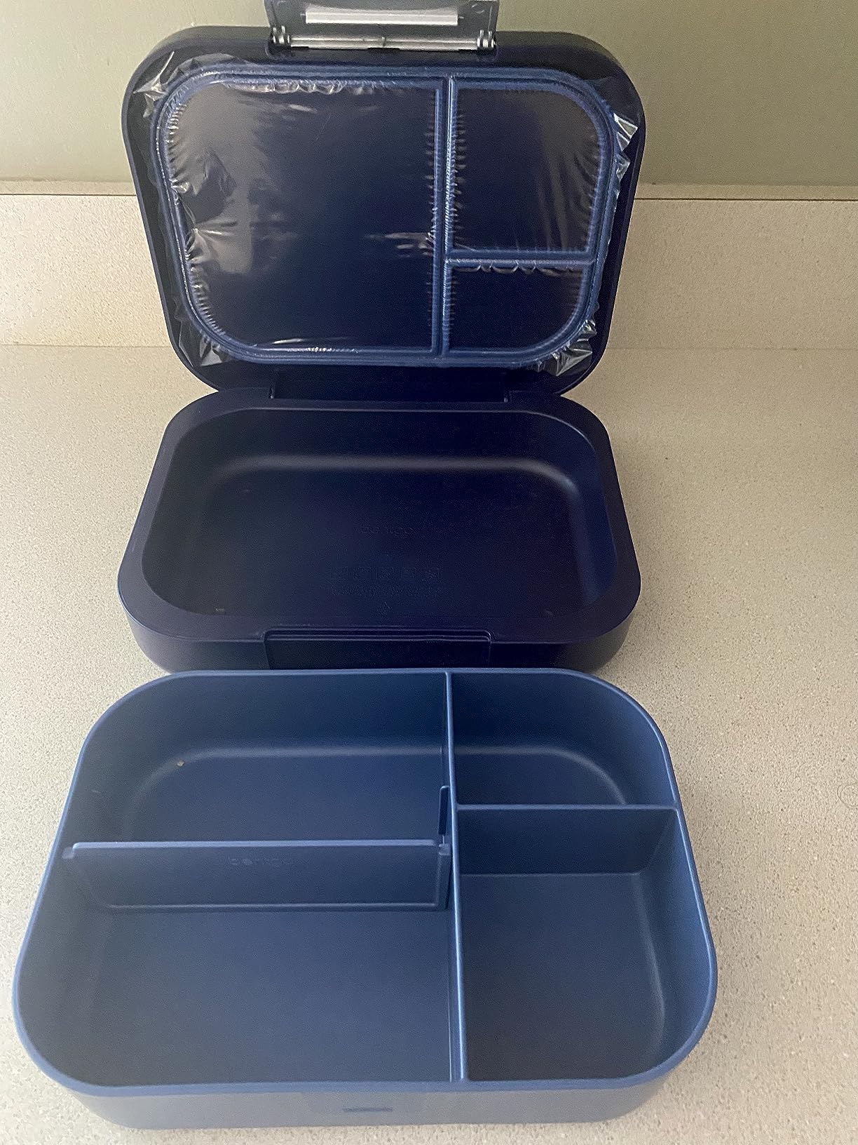 Bentgo Modern - Adult & Teen Bento Lunch Box; 3-4 Compartments, Leak-Resistant, 5.5 Cup Capacity/44 fl oz, Improved Locking Clips, Reusable, BPA-Free, Dishwasher/Microwave Safe Tray (Dark Gray) Customer Review Bentgo Modern - Adult & Teen Bento Lunch Box; 3-4 Compartments, Leak-Resistant, 5.5 Cup Capacity/44 fl oz, Improved Locking Clips, Reusable, BPA-Free, Dishwasher/Microwave Safe Tray (Dark Gray) - Customer Photo 1