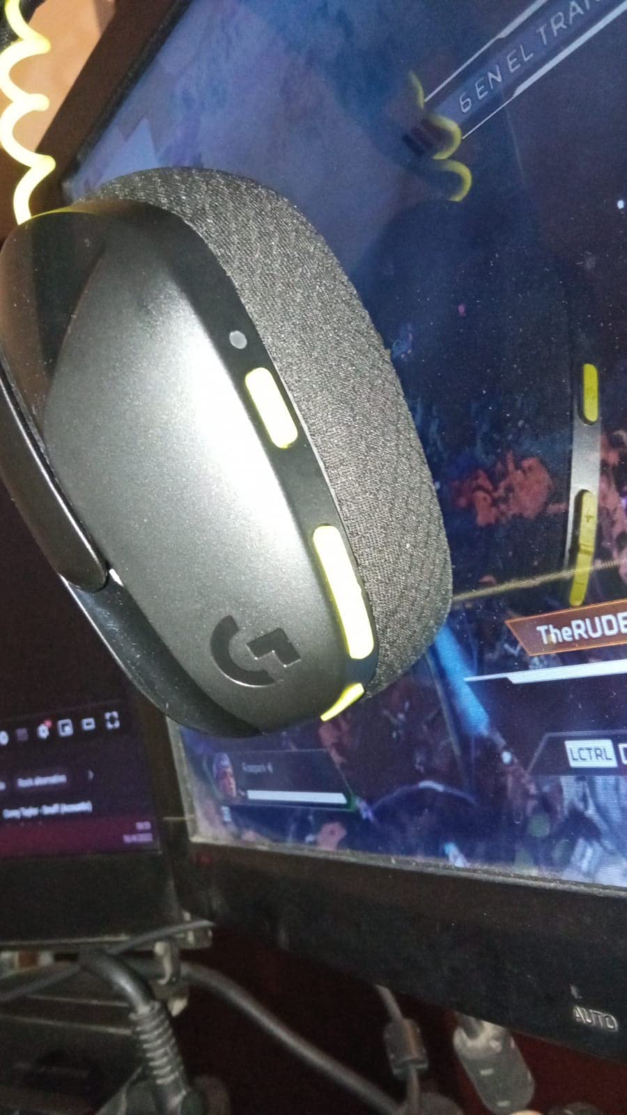 Logitech G435 Lightspeed & Bluetooth Wireless Gaming Headset - Lightweight Over-Ear Headphones, Built-in mics, 18h Battery, Dolby Atmos, PC, PS4, PS5, Nintendo Switch/Switch 2, Mobile - Black - Customer Photo 2