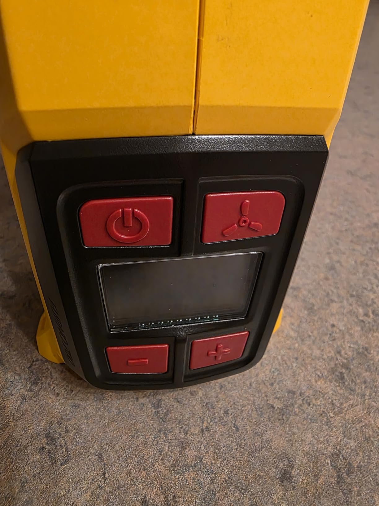 Wagner Spraytech 2417344 HT1000 Heat Gun Kit, 3 Nozzles Included, 2 Temp Settings 750ᵒF & 1000ᵒF, Great for Shrink Wrap, Soften Paint, Bend Plastic Pipes, Loosen Bolts and More - Customer Photo 1