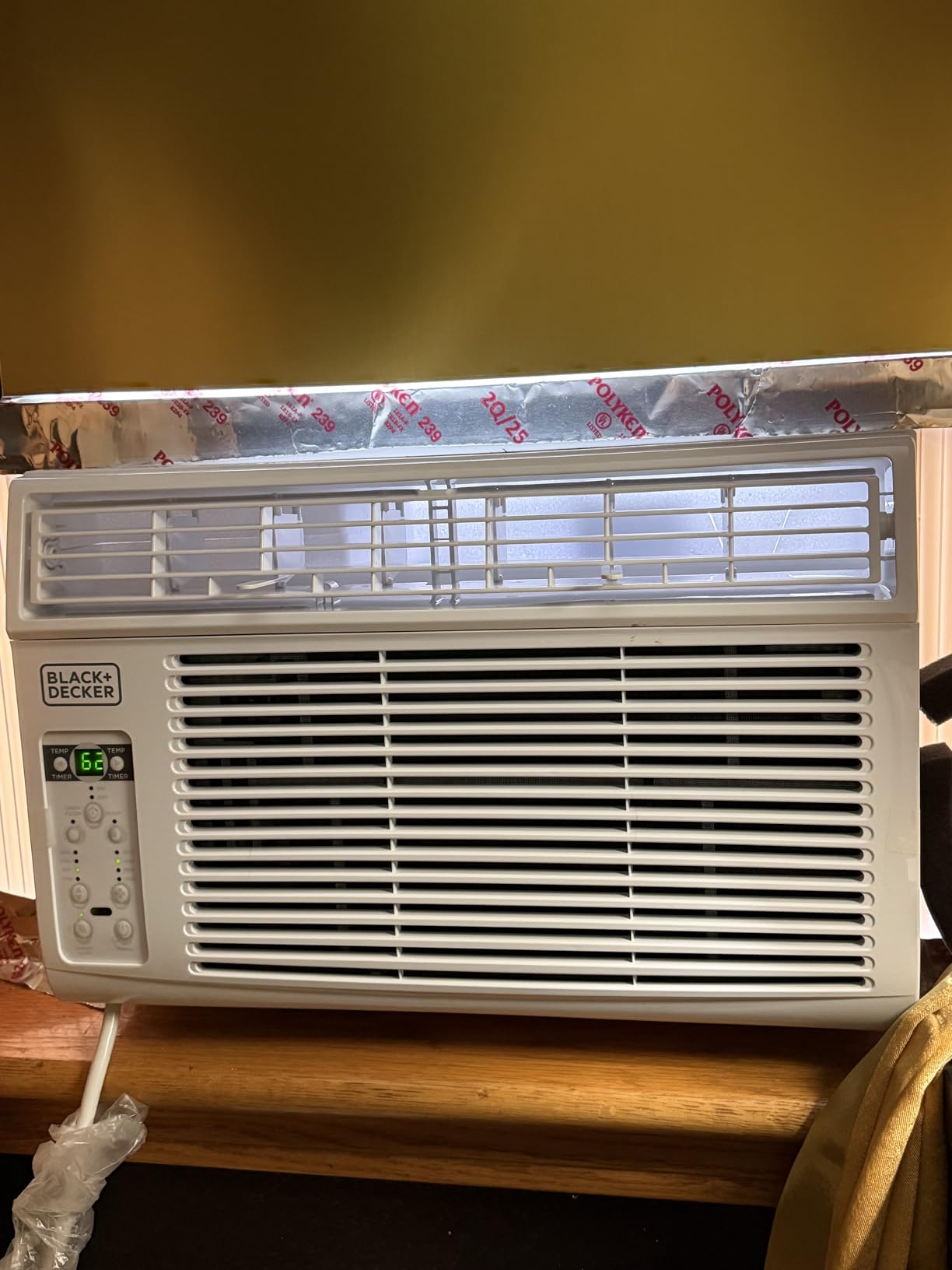 BLACK+DECKER Window Air Conditioner 14300 BTU, AC Window Unit Cools Up to 700 Square Feet, Window AC Unit with Remote Control, 3 Cooling Speeds and Fan Only Function, BD145WT6, White - Customer Photo 2