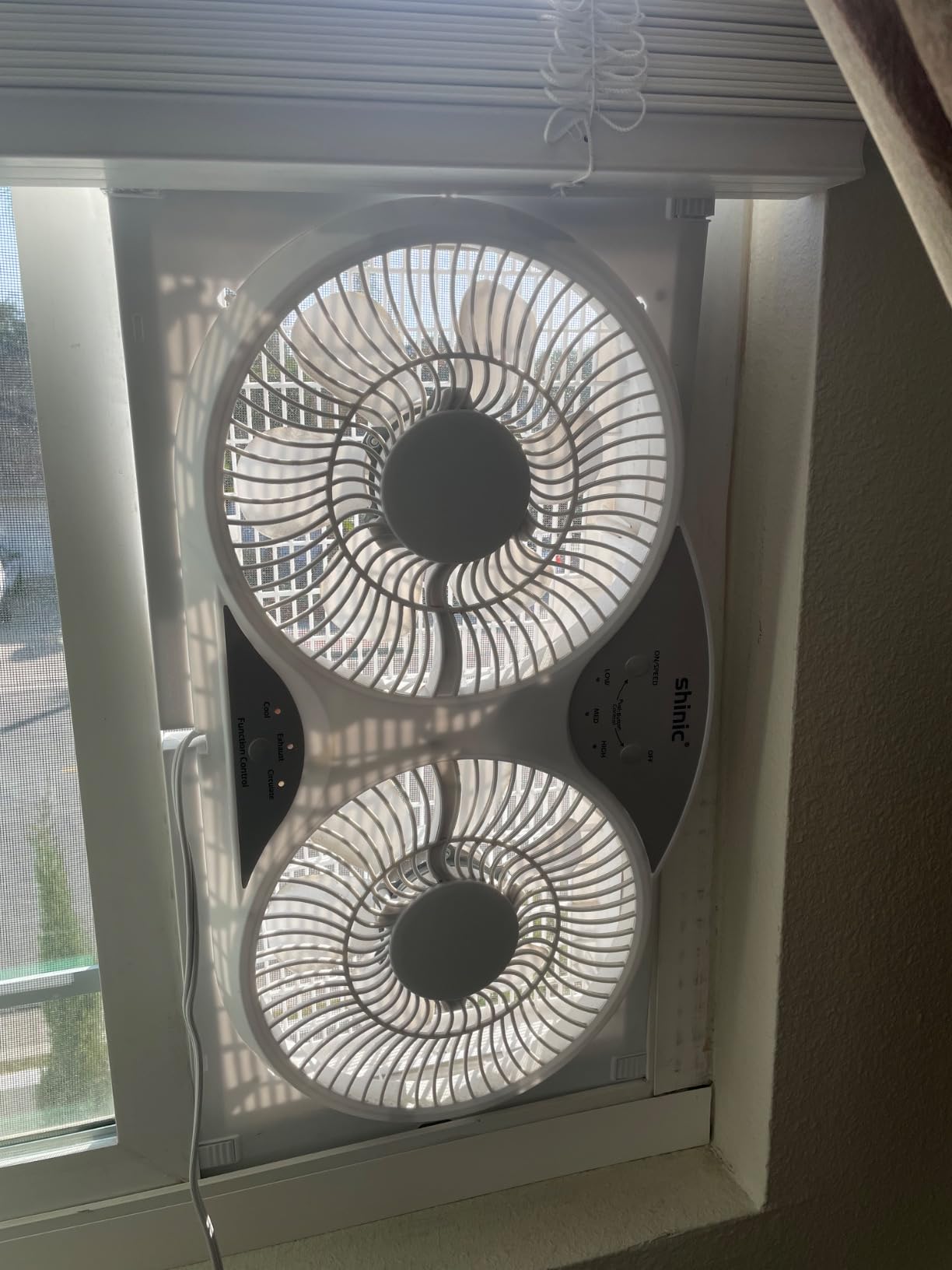 shinic Window Fan with Reversible Airflow Quiet, Twin 9 Blades, Full Remote Control, 3 Functions-3 Speeds, Bathroom Kitchen Window Exhaust Fan, Width Adjustable (From 23.5 to 37) ETL Certified - Customer Photo 1