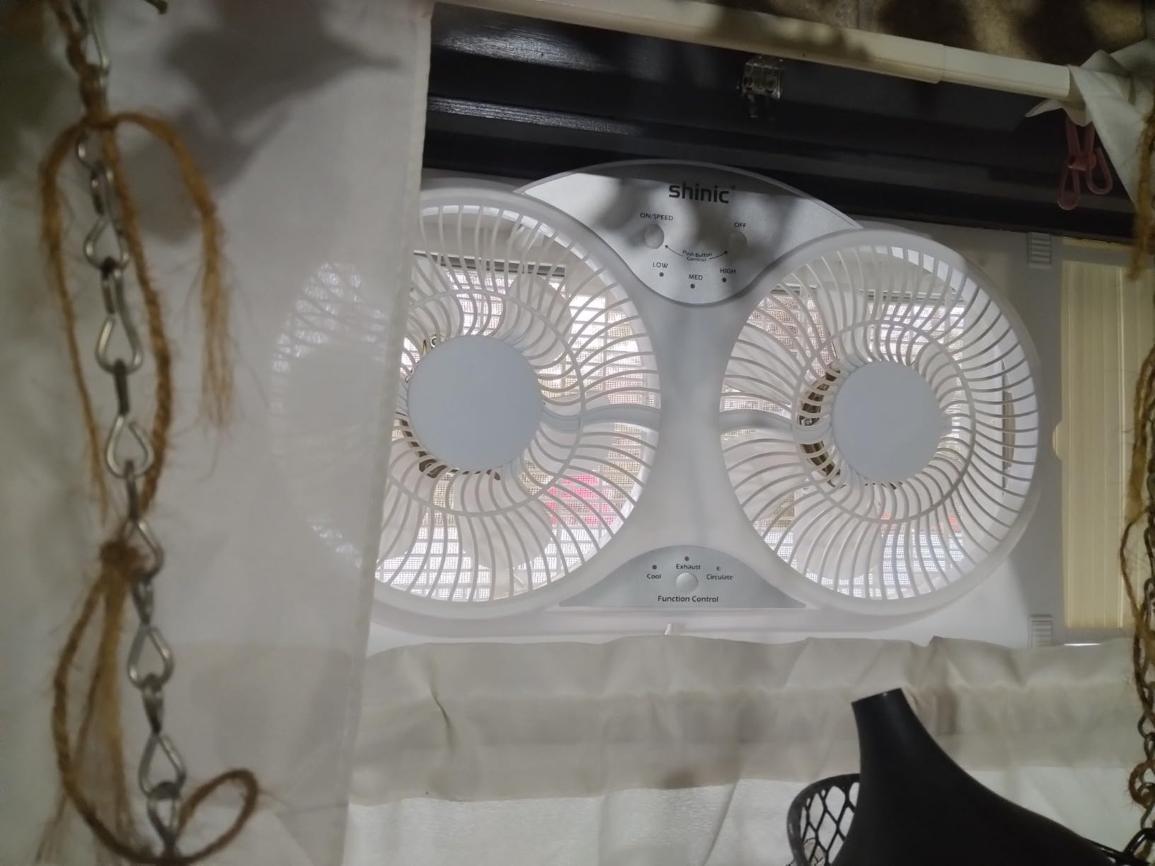 shinic Window Fan with Reversible Airflow Quiet, Twin 9 Blades, Full Remote Control, 3 Functions-3 Speeds, Bathroom Kitchen Window Exhaust Fan, Width Adjustable (From 23.5 to 37) ETL Certified - Customer Photo 2