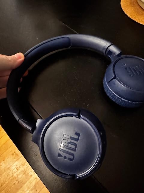 JBL Tune 510BT - Bluetooth headphones with up to 40 hours battery, microphone for call, foldable and comfortable, Android and iOs compatible (Black) - Customer Photo 2