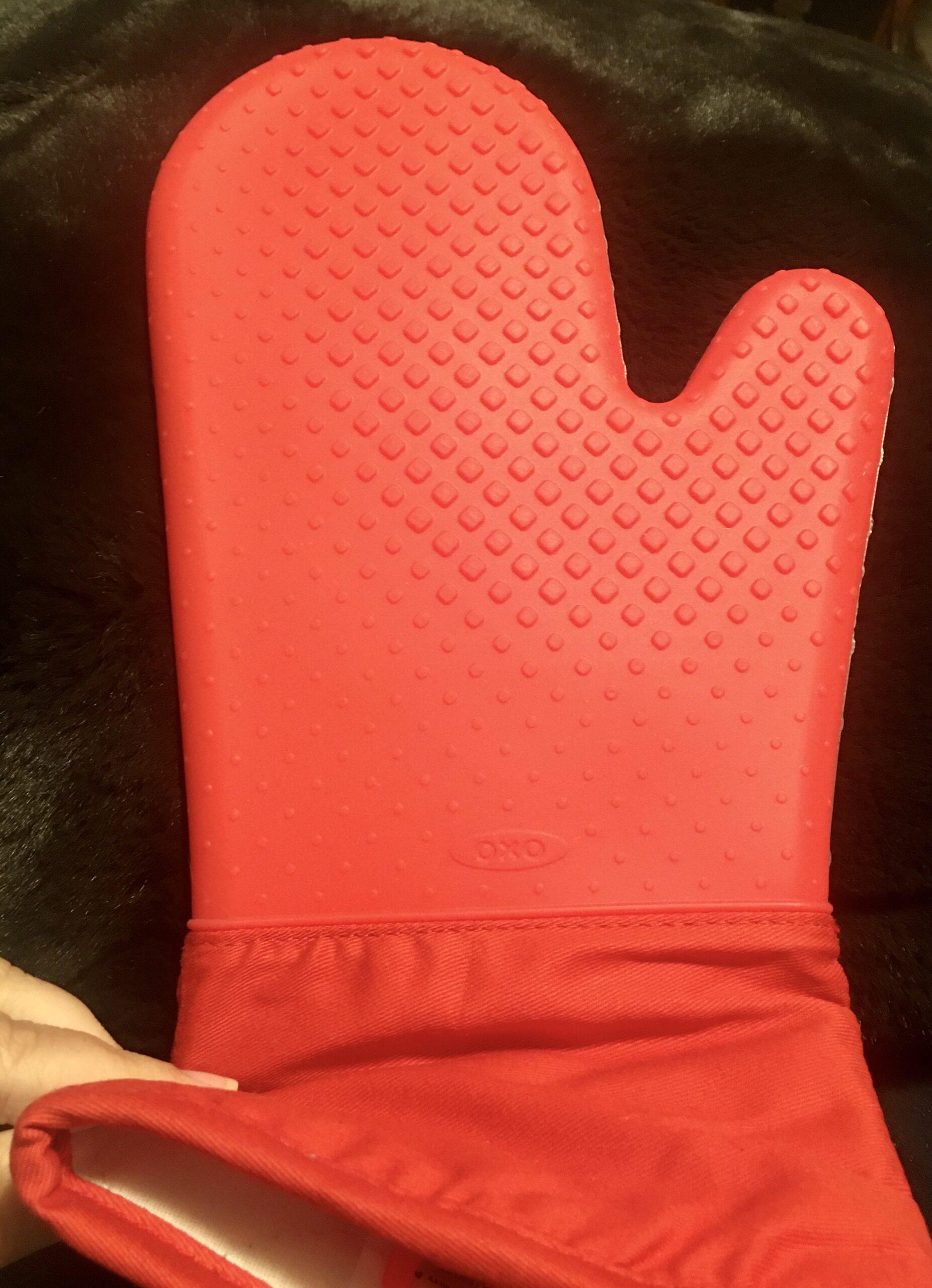 OXO Good Grips Silicone Oven Mitt, Oat Customer Review OXO Good Grips Silicone Oven Mitt, Oat - Customer Photo 1