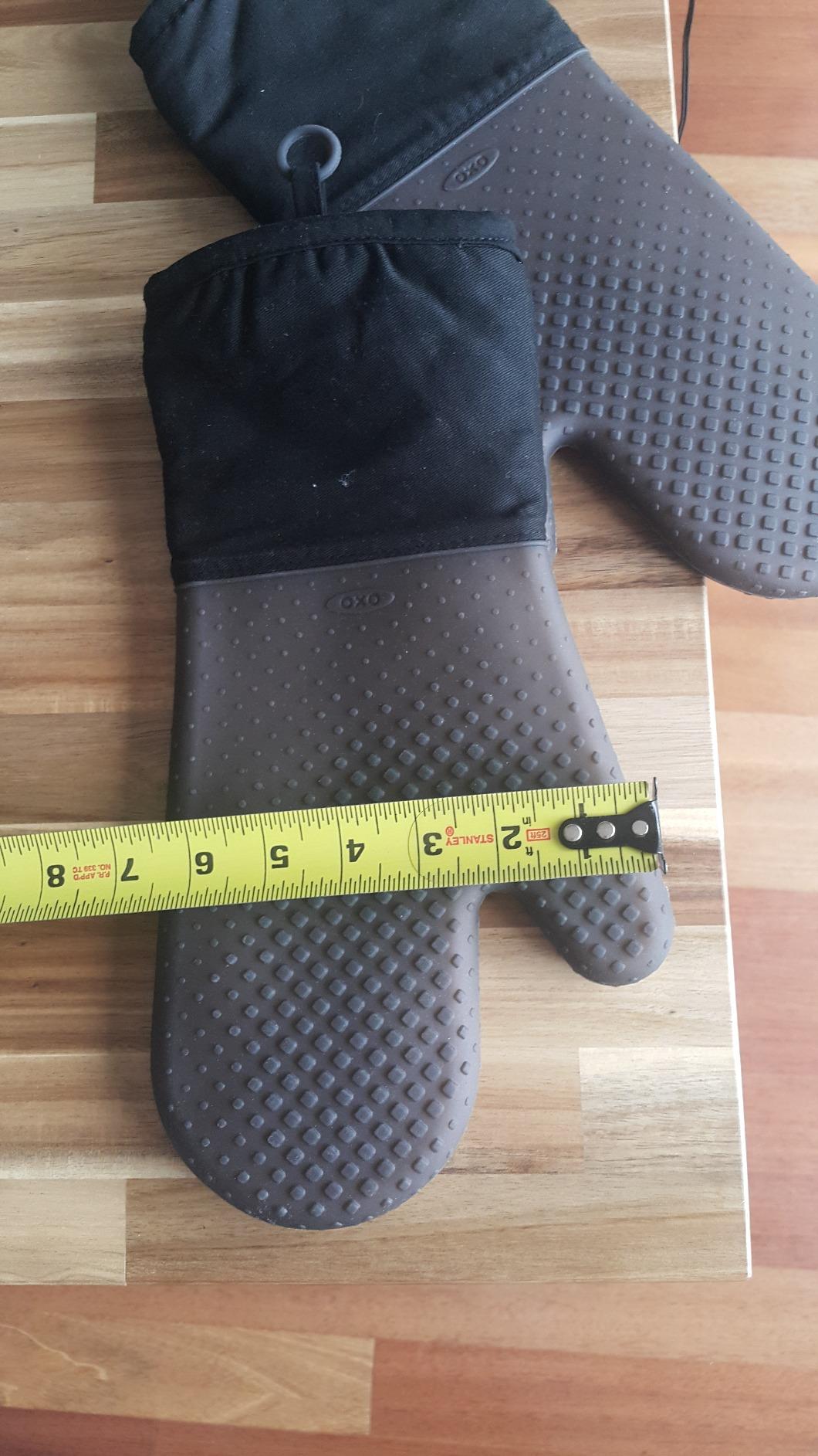 OXO Good Grips Silicone Oven Mitt, Oat Customer Review OXO Good Grips Silicone Oven Mitt, Oat - Customer Photo 2