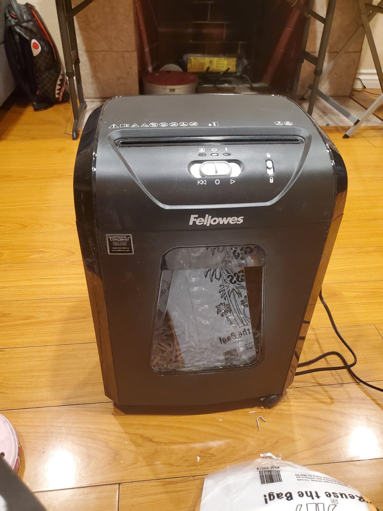 Fellowes 14C10 14-Sheet Cross-Cut Home Office Paper Shredder Customer Review Fellowes 14C10 14-Sheet Cross-Cut Home Office Paper Shredder - Customer Photo 3