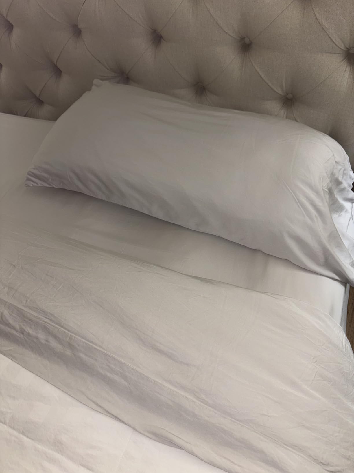 LUXOME Luxury Sheet Set | 100% Rayon (Viscose) from Bamboo | King Size - Ivory | Deep Pockets | 4-Piece Set (Fitted, Flat, 2 Pillowcases) Customer Review LUXOME Luxury Sheet Set | 100% Rayon (Viscose) from Bamboo | King Size - Ivory | Deep Pockets | 4-Piece Set (Fitted, Flat, 2 Pillowcases) - Customer Photo 1