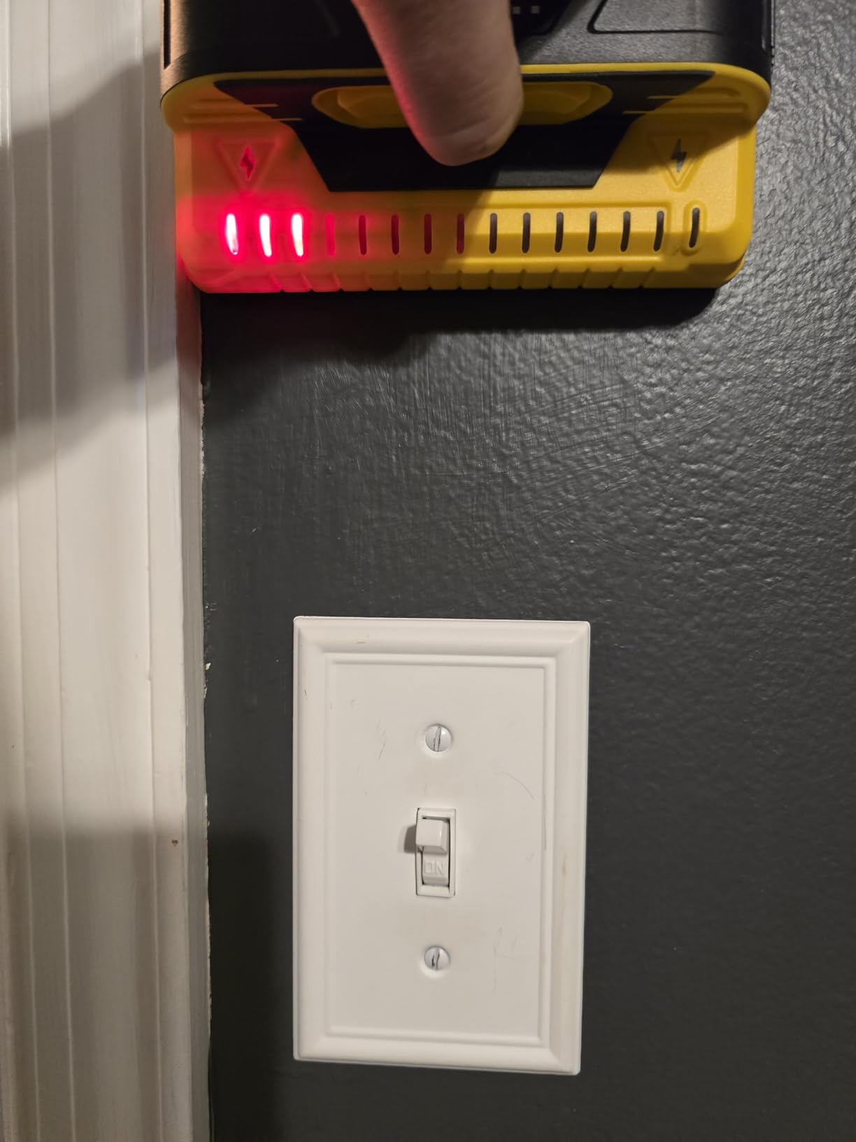 Franklin Sensors ProSensor M150/X990 Stud Finder with Live Wire Detection and 9-Sensors, Wood & Metal Stud Detector/Wall Scanner, Made in The USA - Customer Photo 2