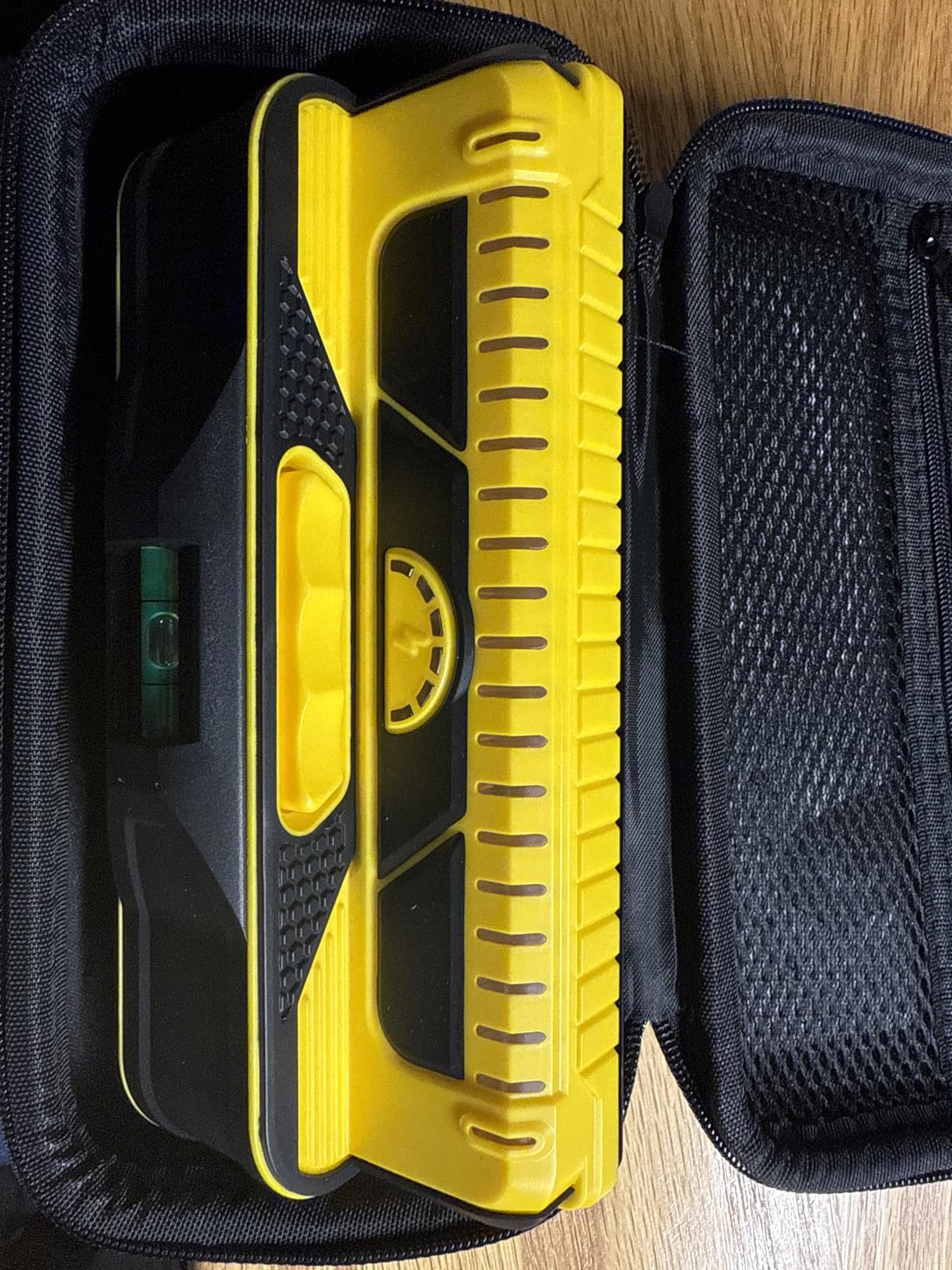 Franklin Sensors Prosensor M210 Stud Finder With 13-Sensors, Wood & Metal Stud Detector/Wall Scanner, Live Wire Detection, Made in the USA - Customer Photo 2