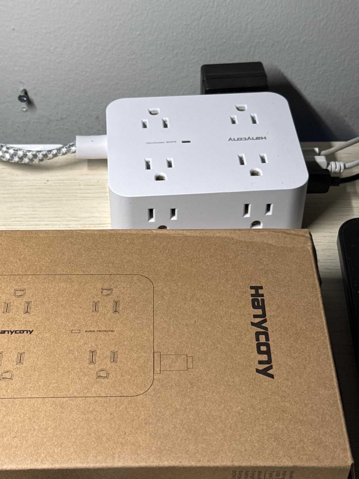 Surge Protector Power Strip - HANYCONY 8 Outlets 4 USB (2 USB C) Charging Ports, Multi Plug Outlet Extender, 5Ft Braided Extension Cord, Flat Plug Wall Mount Desk Charging Station for Home Office ETL customer photo 1