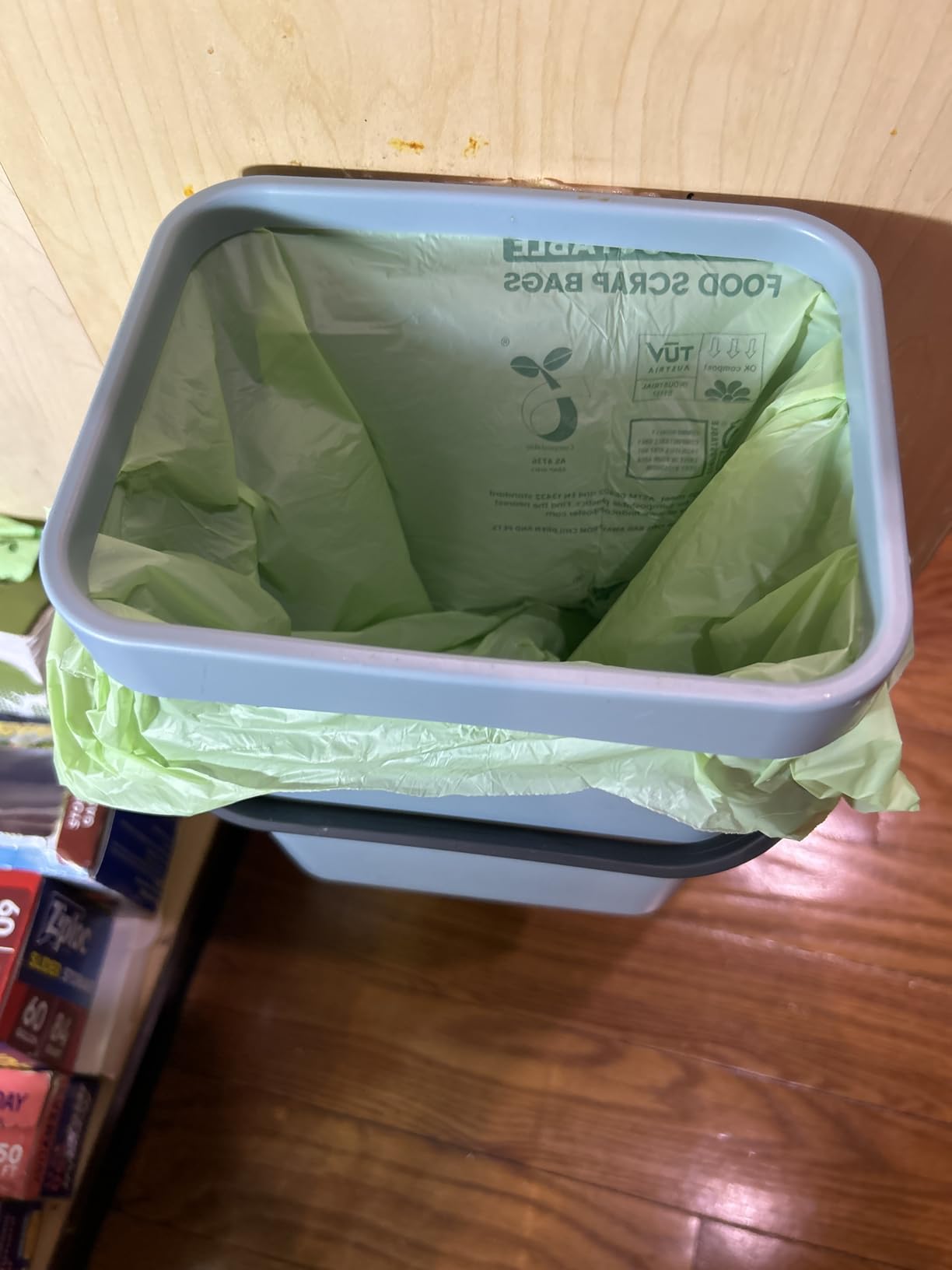 SUPERBIO 13 Gallon Compostable Kitchen Waste Bags with Handles, Food Scrap Bags Certified by BPI, OK compost INDUSTRIAL, 30 Count, 49.2L - Customer Photo 2