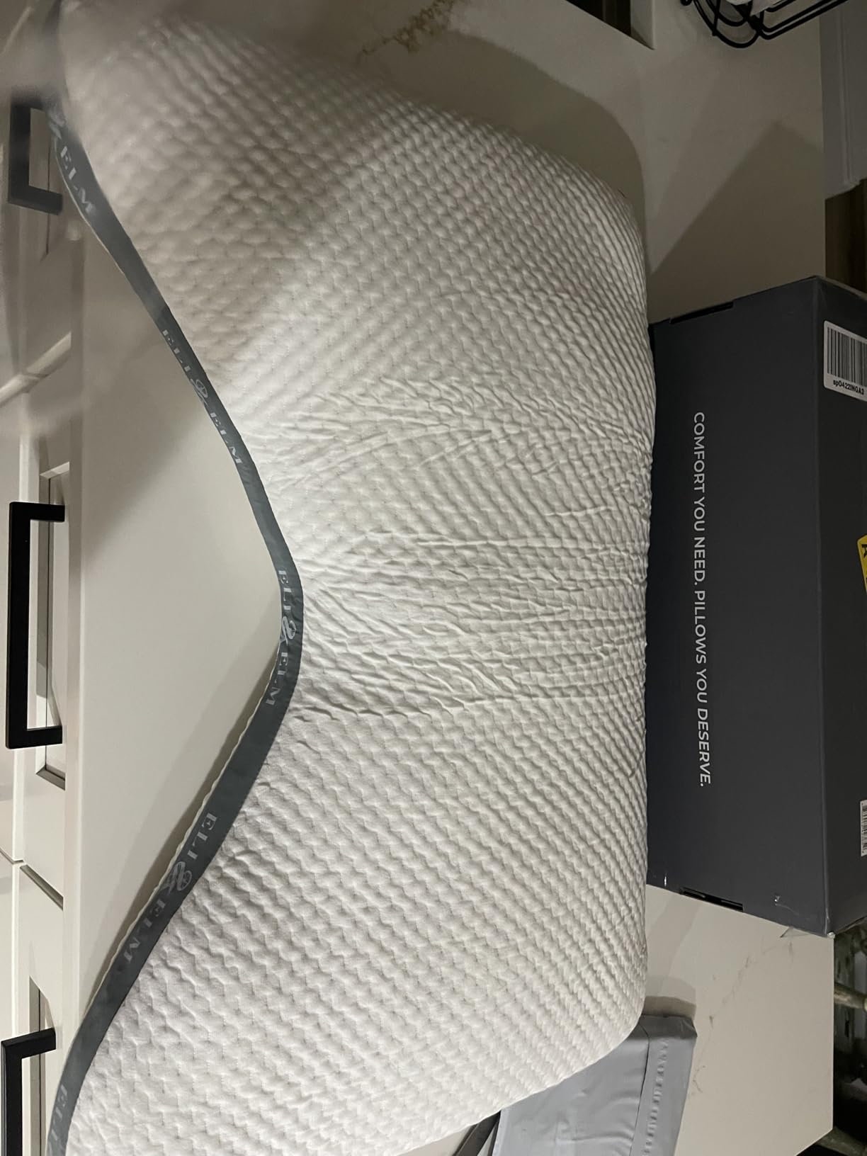Eli & Elm | Best Ergonomic Side Sleeper Pillow for Neck Pain. Supportive Cooling Latex Fill with Luxury Breathable Cover. U-Shape Contoured Design. Queen Size Bed Pillow. (Pillow & Pillow Case) Customer Review Eli & Elm | Best Ergonomic Side Sleeper Pillow for Neck Pain. Supportive Cooling Latex Fill with Luxury Breathable Cover. U-Shape Contoured Design. Queen Size Bed Pillow. (Pillow & Pillow Case) - Customer Photo 2