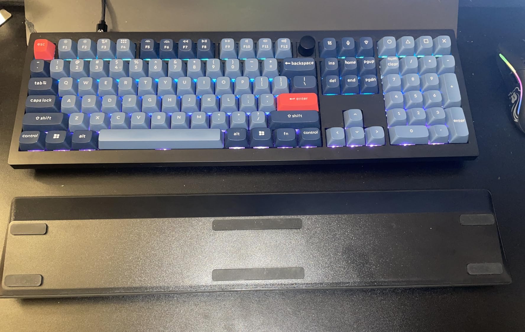 Razer Ergonomic Wrist Rest for Mini Keyboards: Plush Leatherette Memory Foam Cushion - Anti-Slip Rubber Feet - Customer Photo 1
