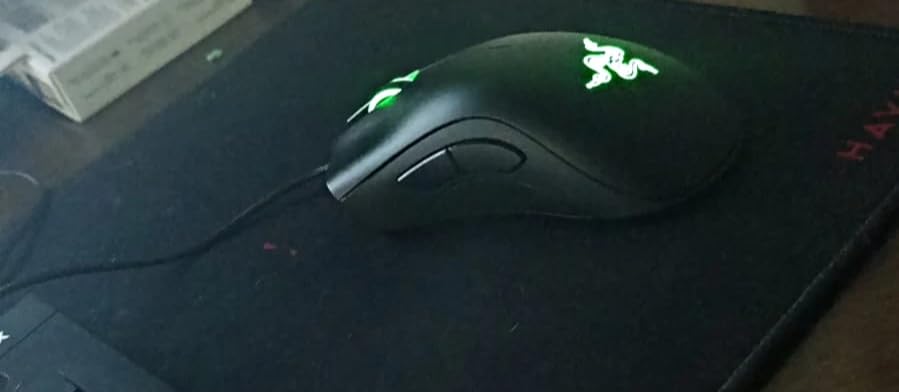 Razer DeathAdder Essential Gaming Mouse: 6400 DPI Optical Sensor - 5 Programmable Buttons - Mechanical Switches - Rubber Side Grips - Classic Black - Customer Photo 2