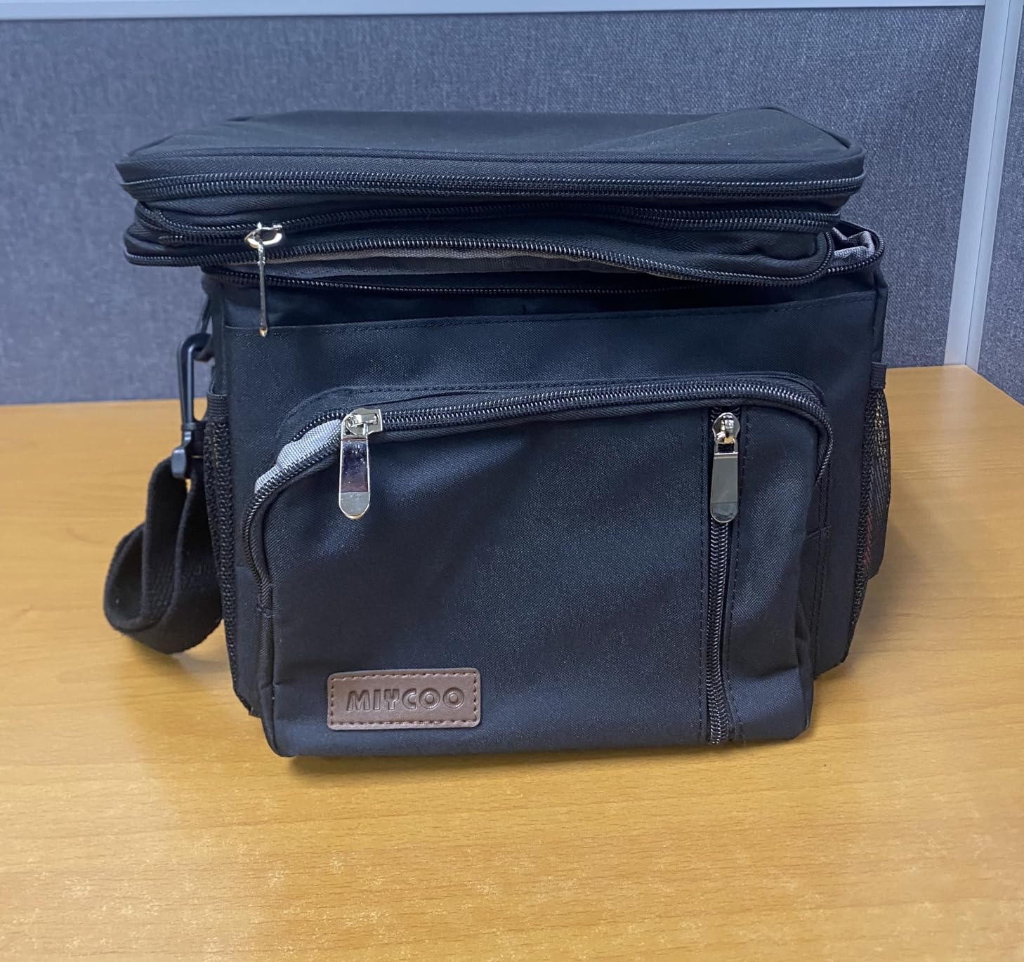 MIYCOO Lunch Bag & Lunch Box for Men Women, Double Deck Leakproof Insulated Soft Large Adult Camping Cooler bag for Work, Beach, Picnic, Travel (Black, 15L) Customer Review MIYCOO Lunch Bag & Lunch Box for Men Women, Double Deck Leakproof Insulated Soft Large Adult Camping Cooler bag for Work, Beach, Picnic, Travel (Black, 15L) - Customer Photo 3