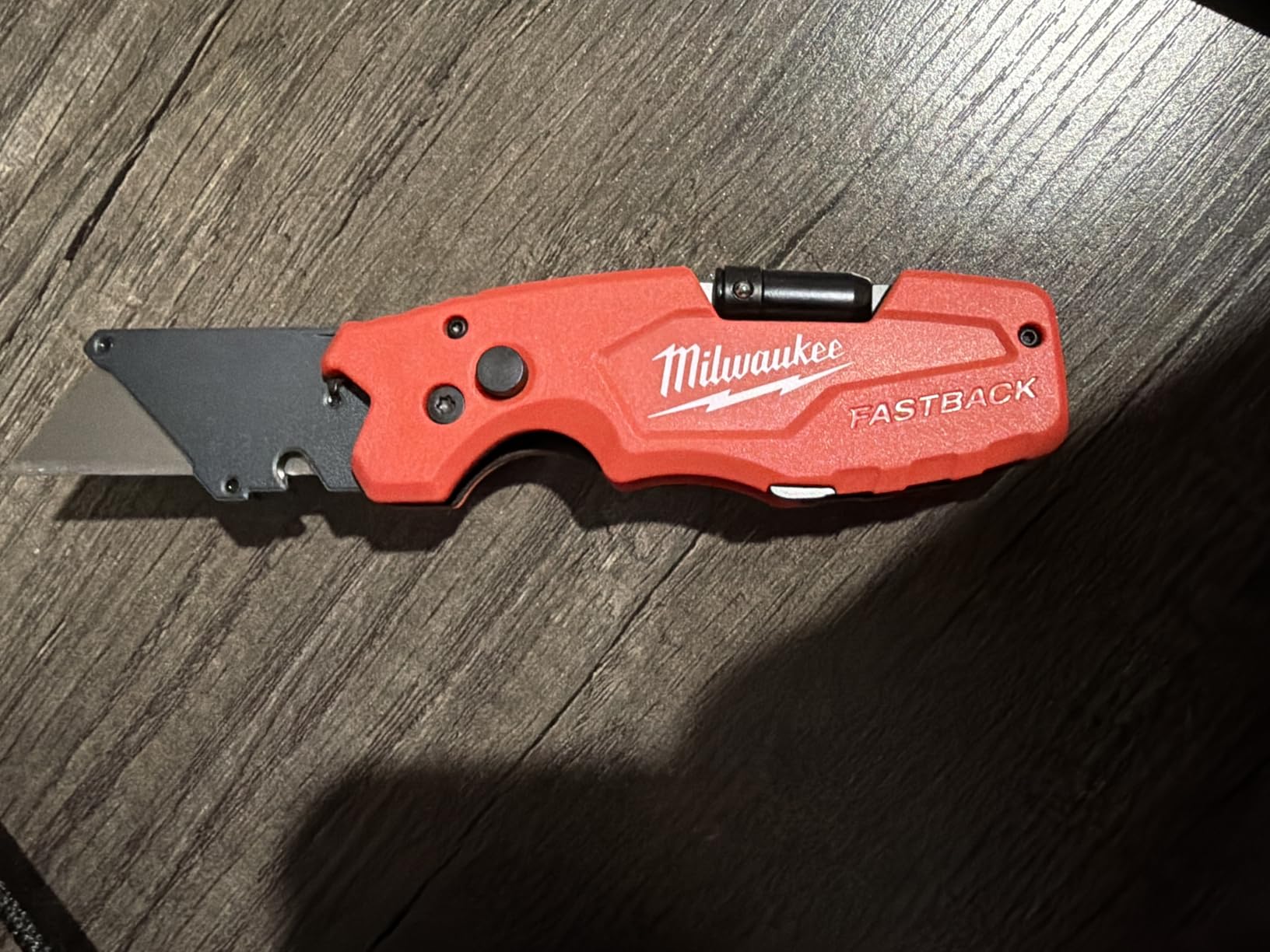 Milwaukee FASTBACK 6-in-1 Folding Utility Knife with Bit Holder, Wire Stripper, and Blade Storage - Customer Photo 1