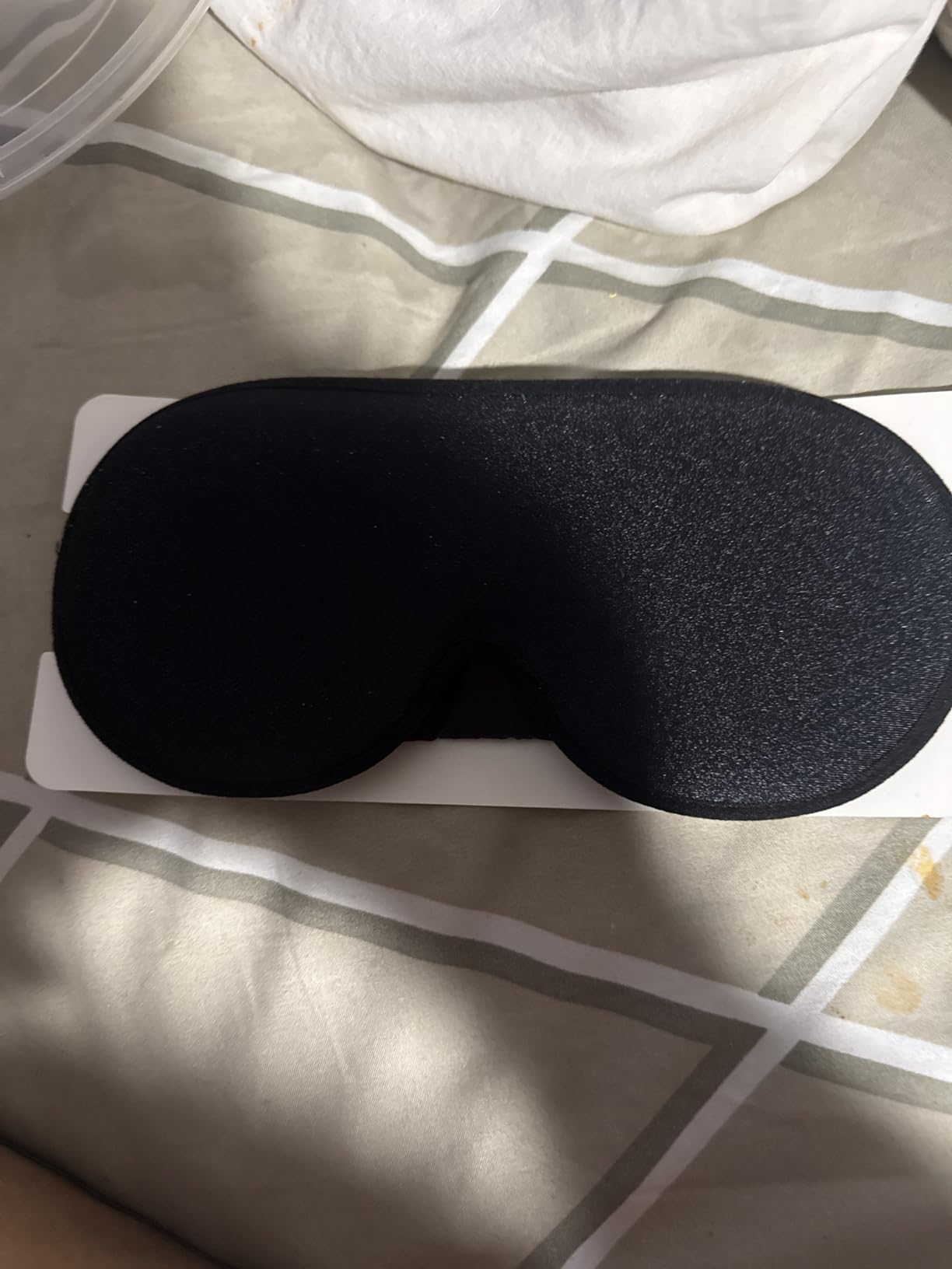 YFONG Weighted Sleep Mask, Women Men 3D Blocking Lights Sleeping Mask (4.2oz/120g), Pressure Relief Night Sleep Eye Mask with Adjustable Strap, Eye Cover Blindfold for Travel Nap Yoga, Black Customer Review YFONG Weighted Sleep Mask, Women Men 3D Blocking Lights Sleeping Mask (4.2oz/120g), Pressure Relief Night Sleep Eye Mask with Adjustable Strap, Eye Cover Blindfold for Travel Nap Yoga, Black - Customer Photo 1