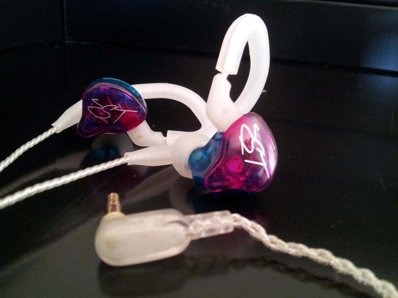 CCZ Yinyoo Melody in Ear Monitors Earphones Headphones Wired Earbuds without Microphone IEM HIFI Bass with 1DD 1BA, Ear fins, 4N OFC Cable for Musicians, Singer, on Stage, Studio (no mic, clear black) - Customer Photo 1