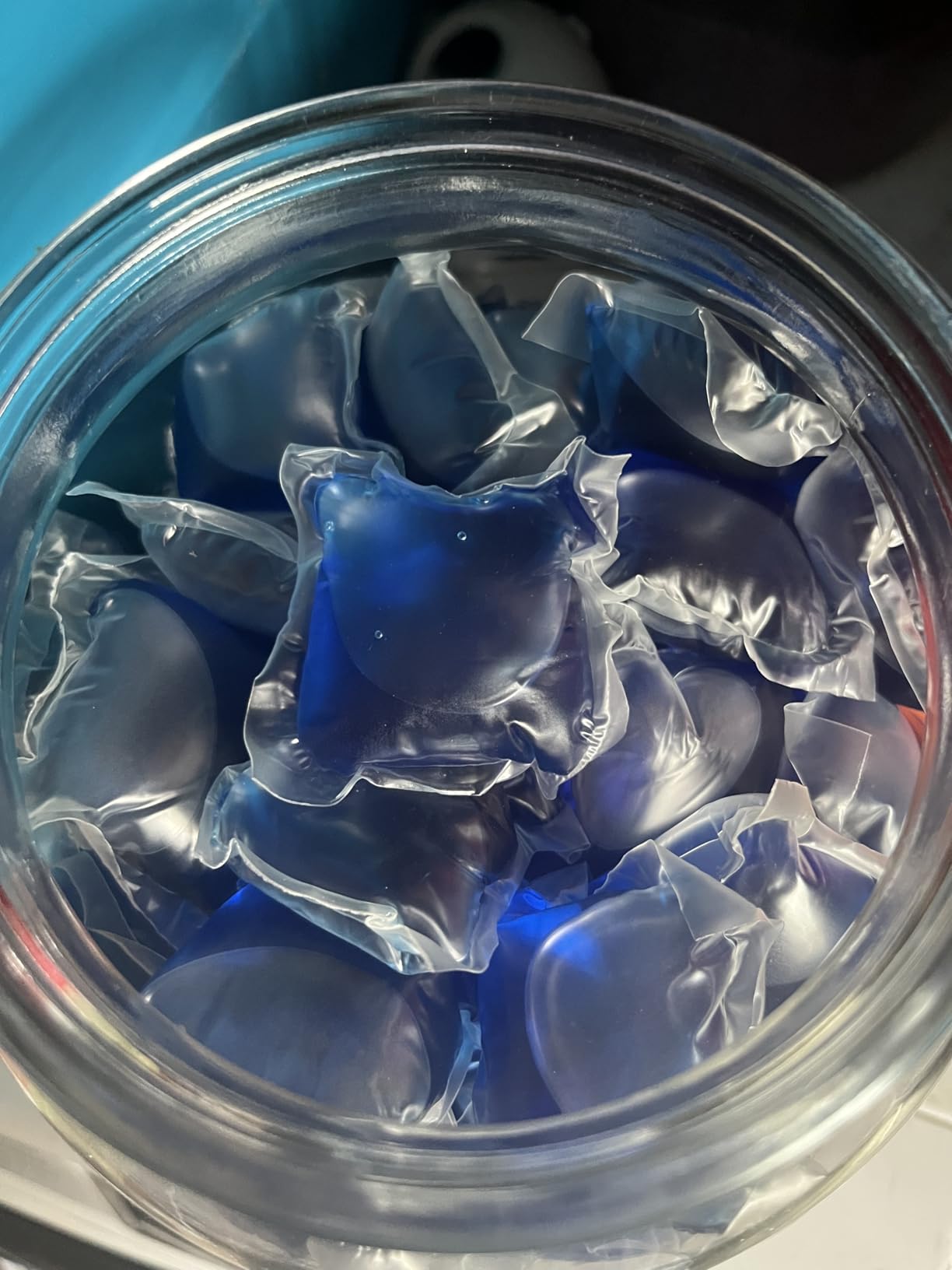 Amazon Basics Laundry Detergent Pacs, Lavender Scent, HE Compatible, Easy to Use Pre-Measured Pods, Clean Clothes, 120 Count (New Packaging) - Customer Photo 1