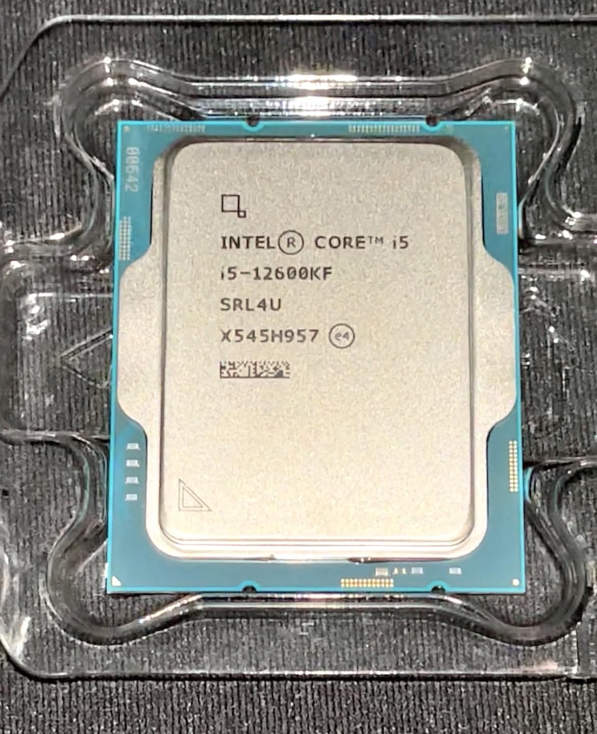 Intel Core i5-12600KF Desktop Processor 10 (6P+4E) Cores up to 4.9 GHz Unlocked LGA1700 600 Series Chipset 125W customer photo 2