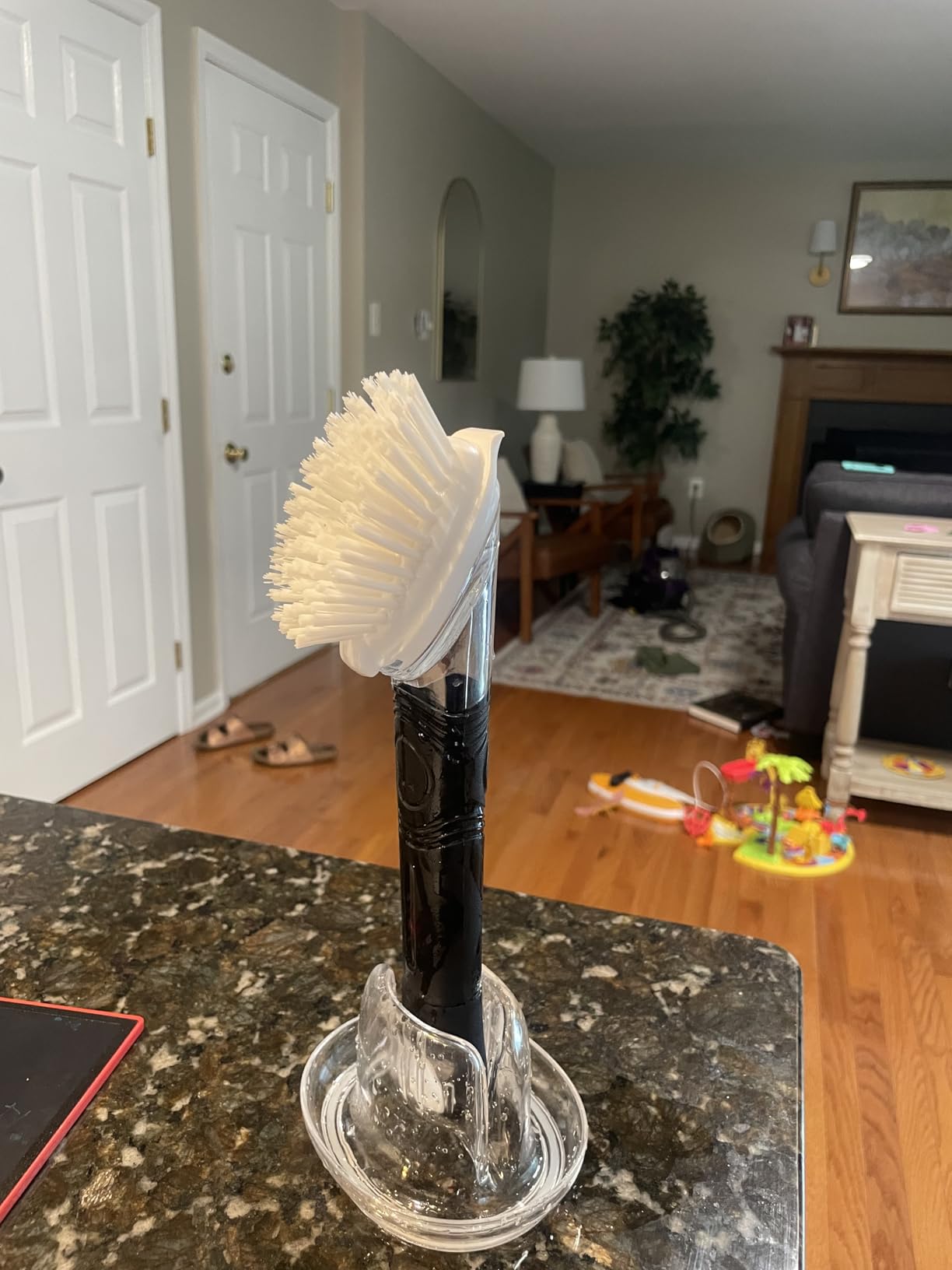 MR.SIGA Soap Dispensing Dish Brush Storage Set, Kitchen Brush with Holder for Pot Pan Sink Cleaning - Customer Photo 1