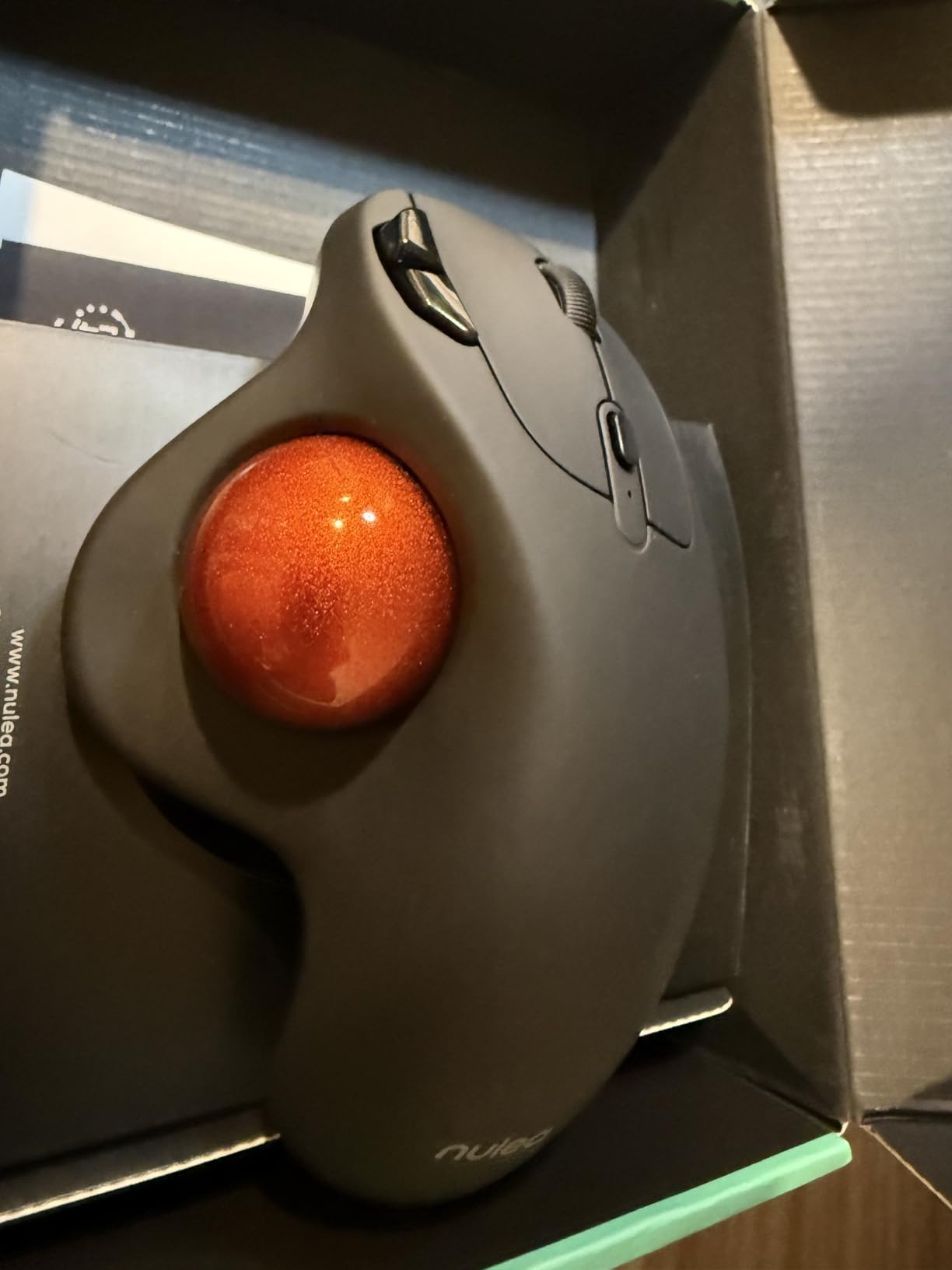 Nulea M501 Wireless Trackball Mouse, Rechargeable Ergonomic, Easy Thumb Control, Precise & Smooth Tracking, 3 Device Connection (Bluetooth or USB Receiver), Compatible for PC, Laptop, Mac, Windows. - Customer Photo 1
