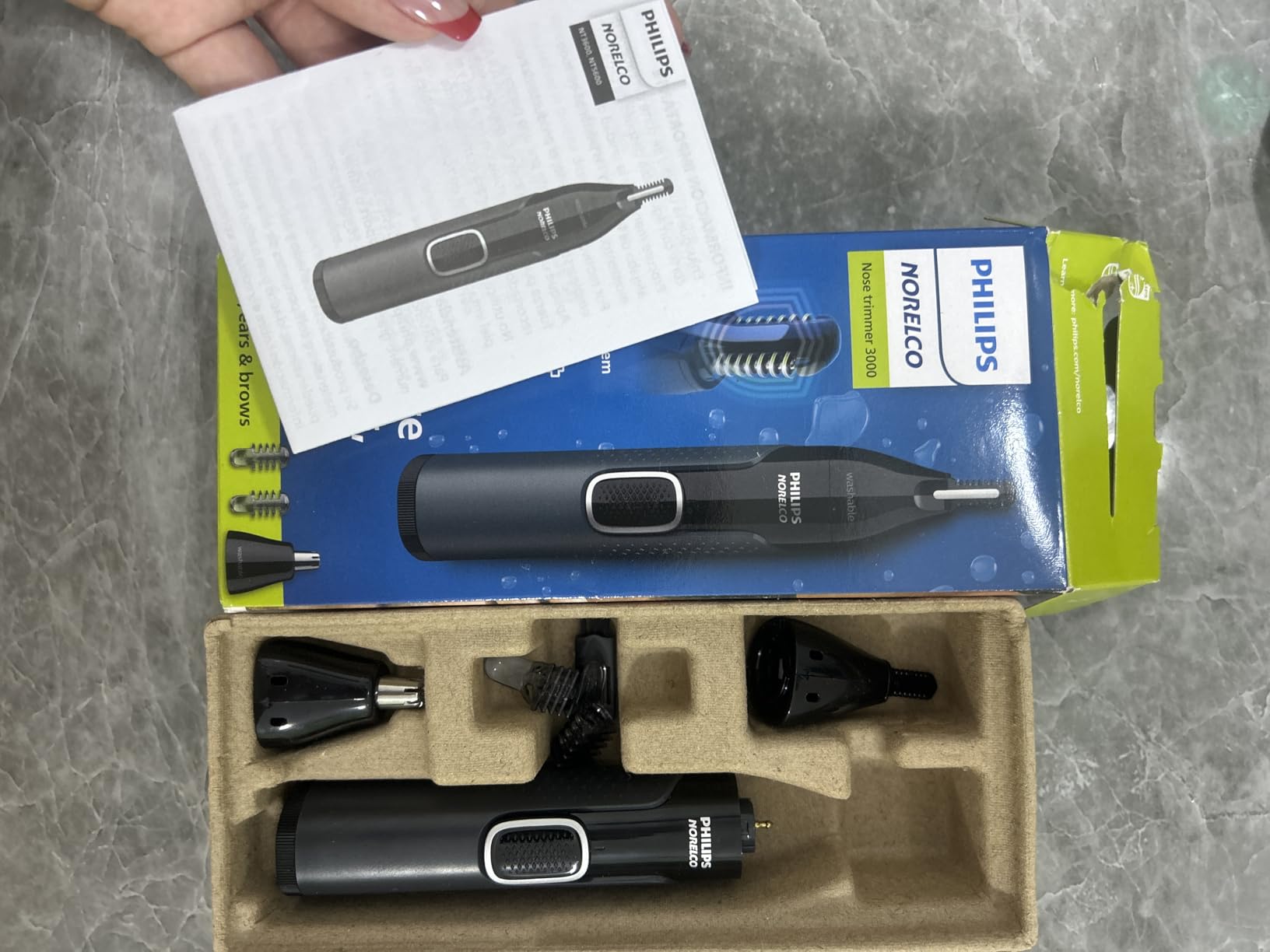 Norelco Philips Nose Trimmer 3000, for Nose, Ears Eyebrows, NT3600/62 - Customer Photo 1