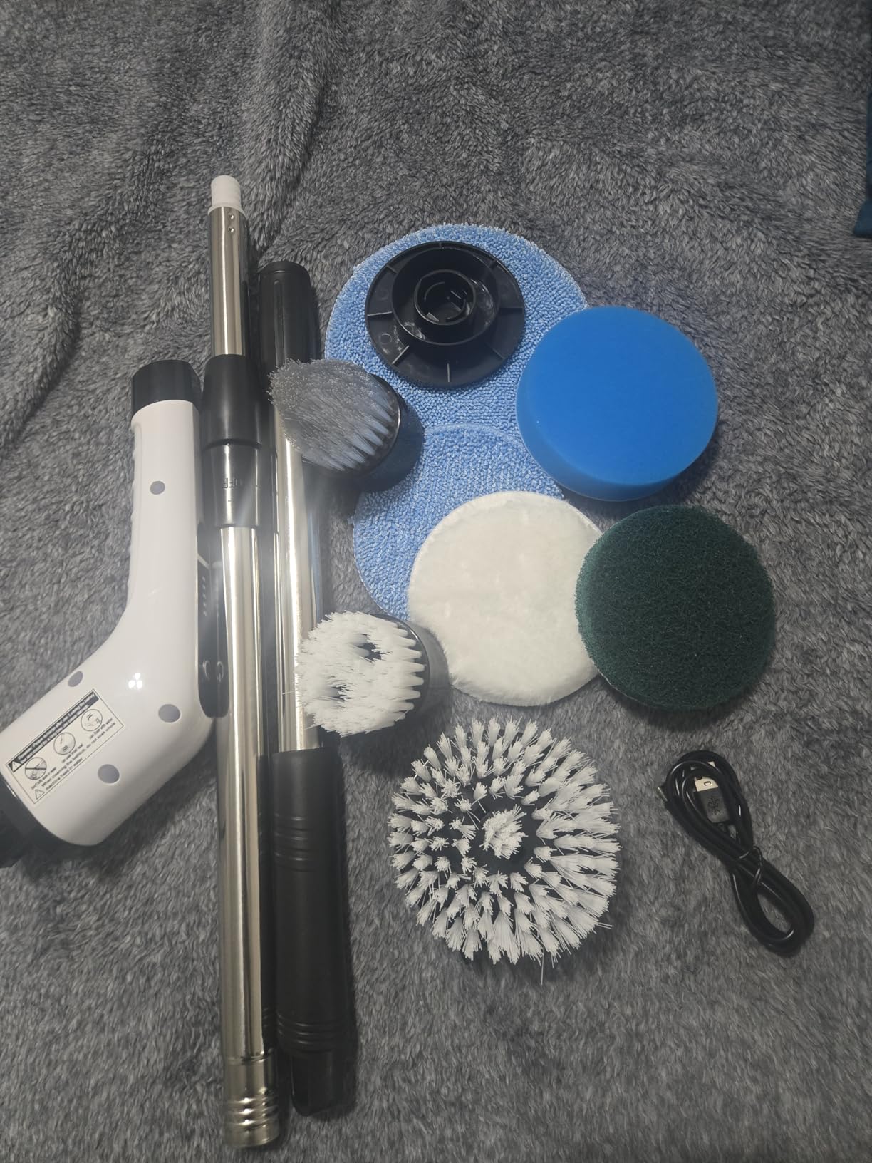 Leebein Electric Spin Scrubber, Cordless Cleaning Brush with 8 Replaceable Brush Heads, Tub and Floor Tile 360 Power Scrubber Dual Speed with Adjustable & Detachable Handle for Bathroom Kitchen Car - Customer Photo 1