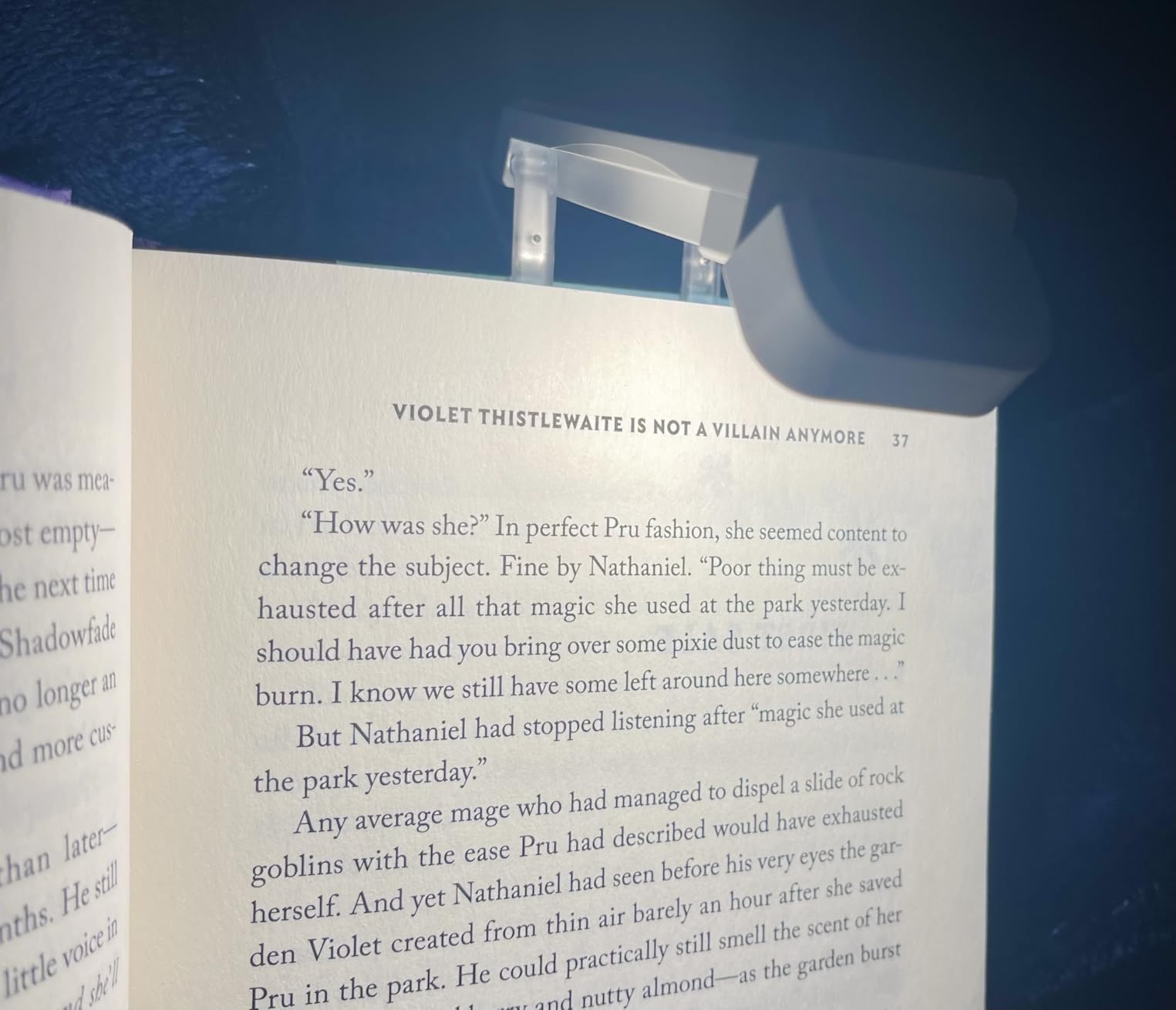 Glocusent USB Rechargeable Book Light, Portable Clip-on LED Reading Light, Reading Lights for Books in Bed with 3 Amber Colors & 5 Brightness Dimmable, Compact & Long Lasting, Perfect for Book Lovers - Customer Photo 2