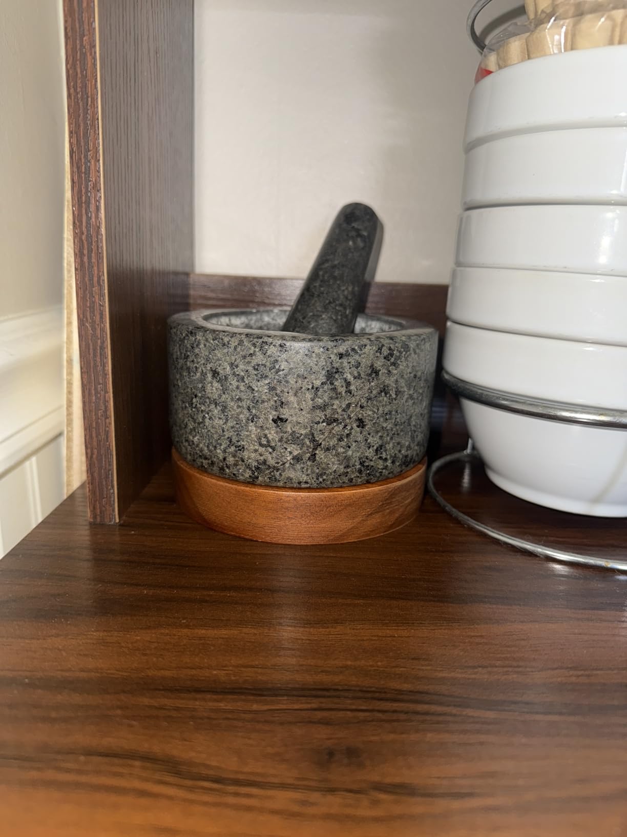WALDWERK Mortar and Pestle - Mortar and Pestle Set with Anti-Scratch Oak Wood Base - Mortar with Extra Large Pestle Made of Natural Granite - Large Mortar and Pestle - Ideal for Guacamole - Customer Photo 3