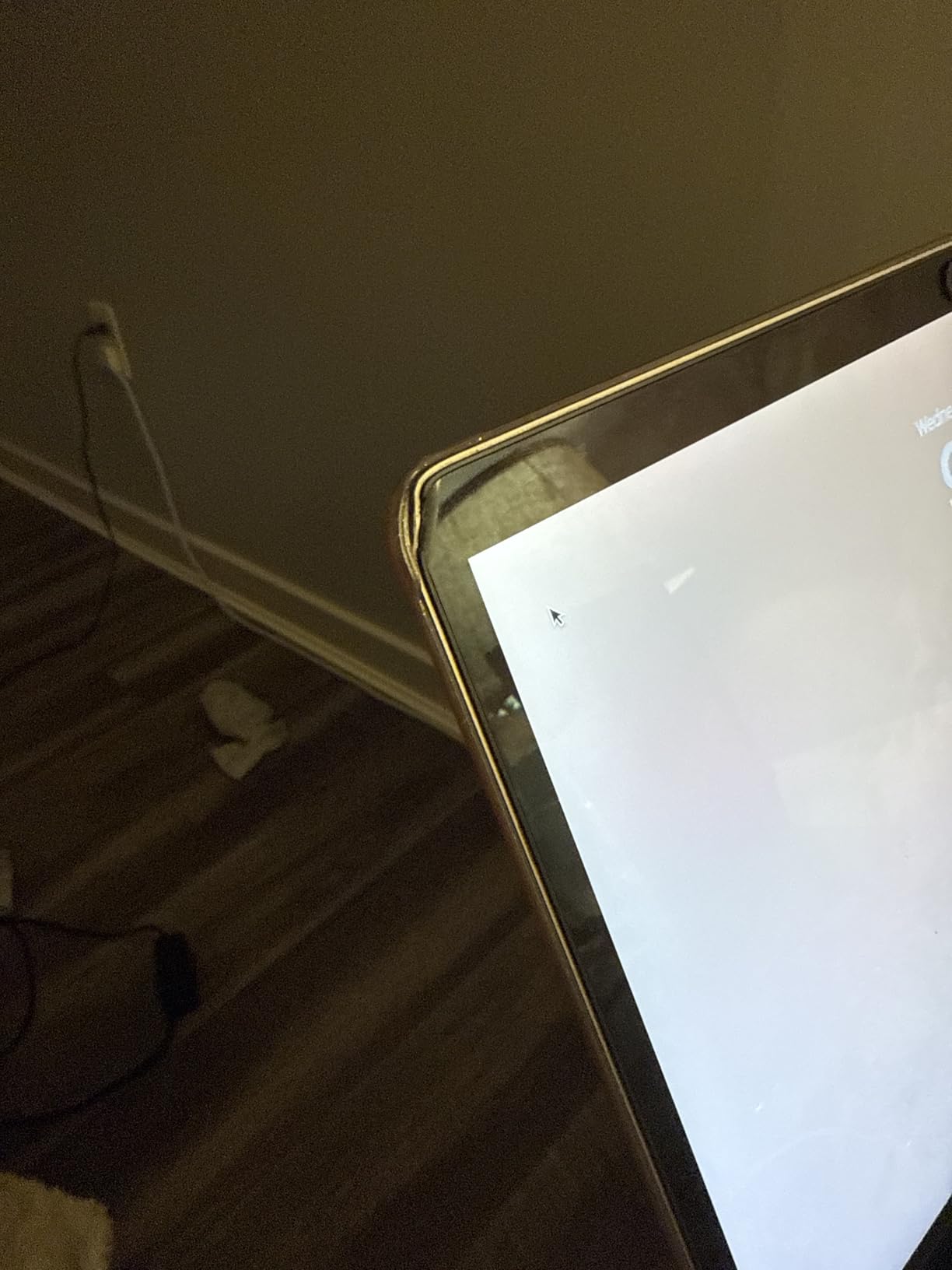 Late 2020 Apple MacBook Air with Apple M1 Chip (13.3 inch, 8GB RAM, 128GB SSD) Space Gray (Renewed) customer photo 2