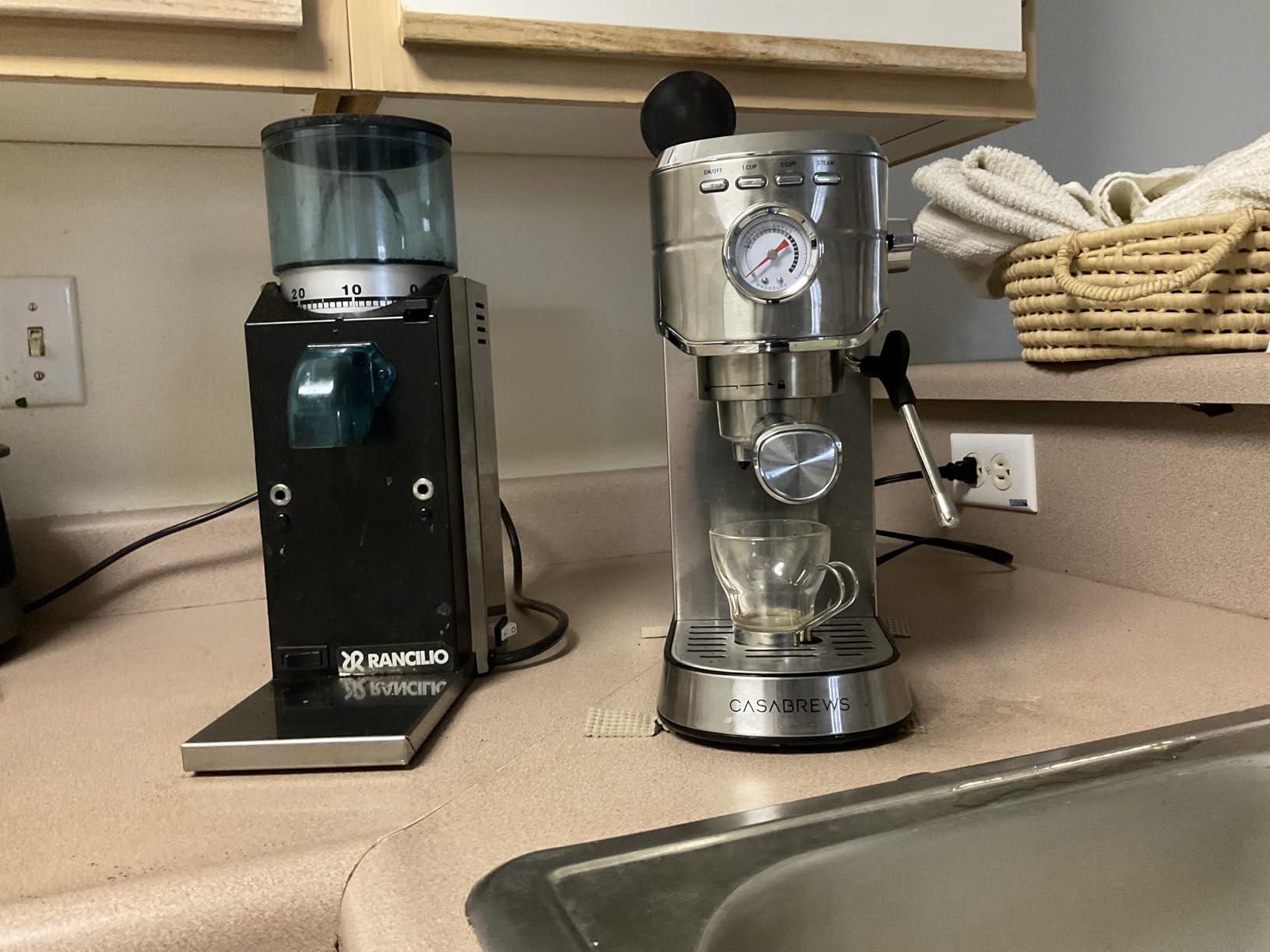 CASABREWS CM5418 Espresso Machine 20 Bar, Compact Espresso Maker with Steam Milk Frother, Stainless Steel customer photo 1