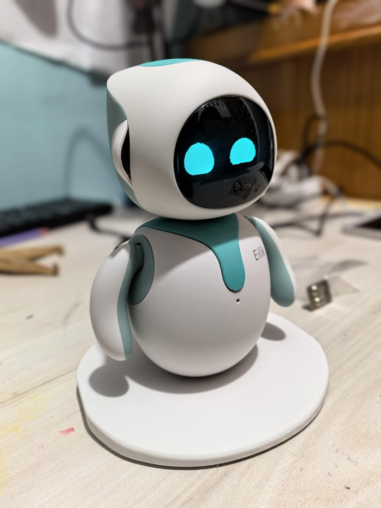 ENERGIZE LAB Eilik – Cute Robot Pets for Kids and Adults, Your Perfect Interactive Companion at Home or Workspace, Unique Gifts for Girls & Boys. - Customer Photo 1